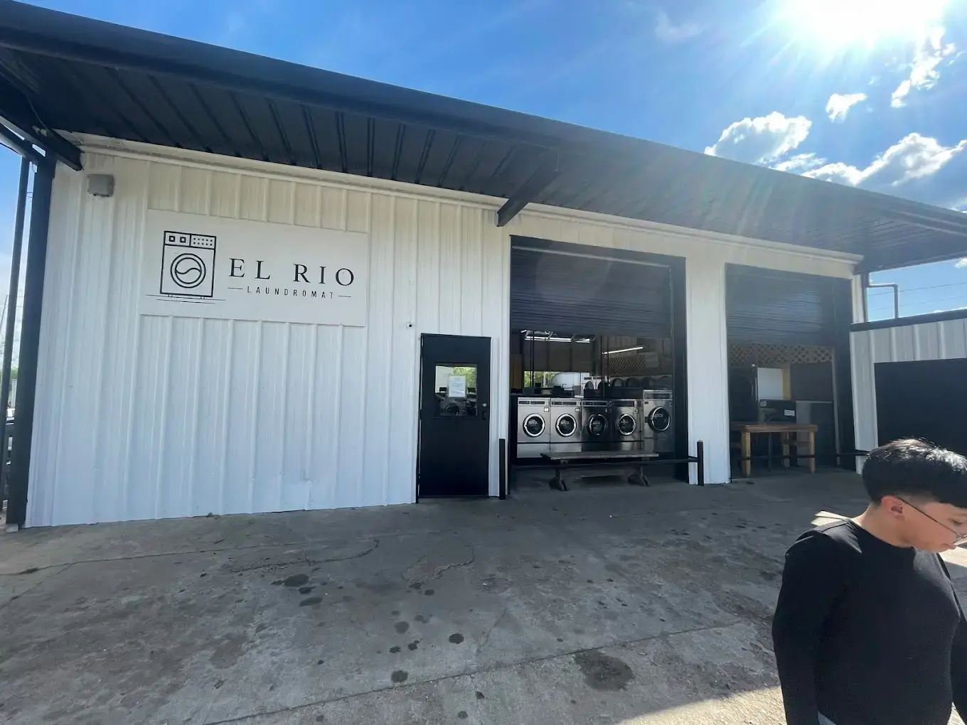 El Rio Laundry III - Image 2
