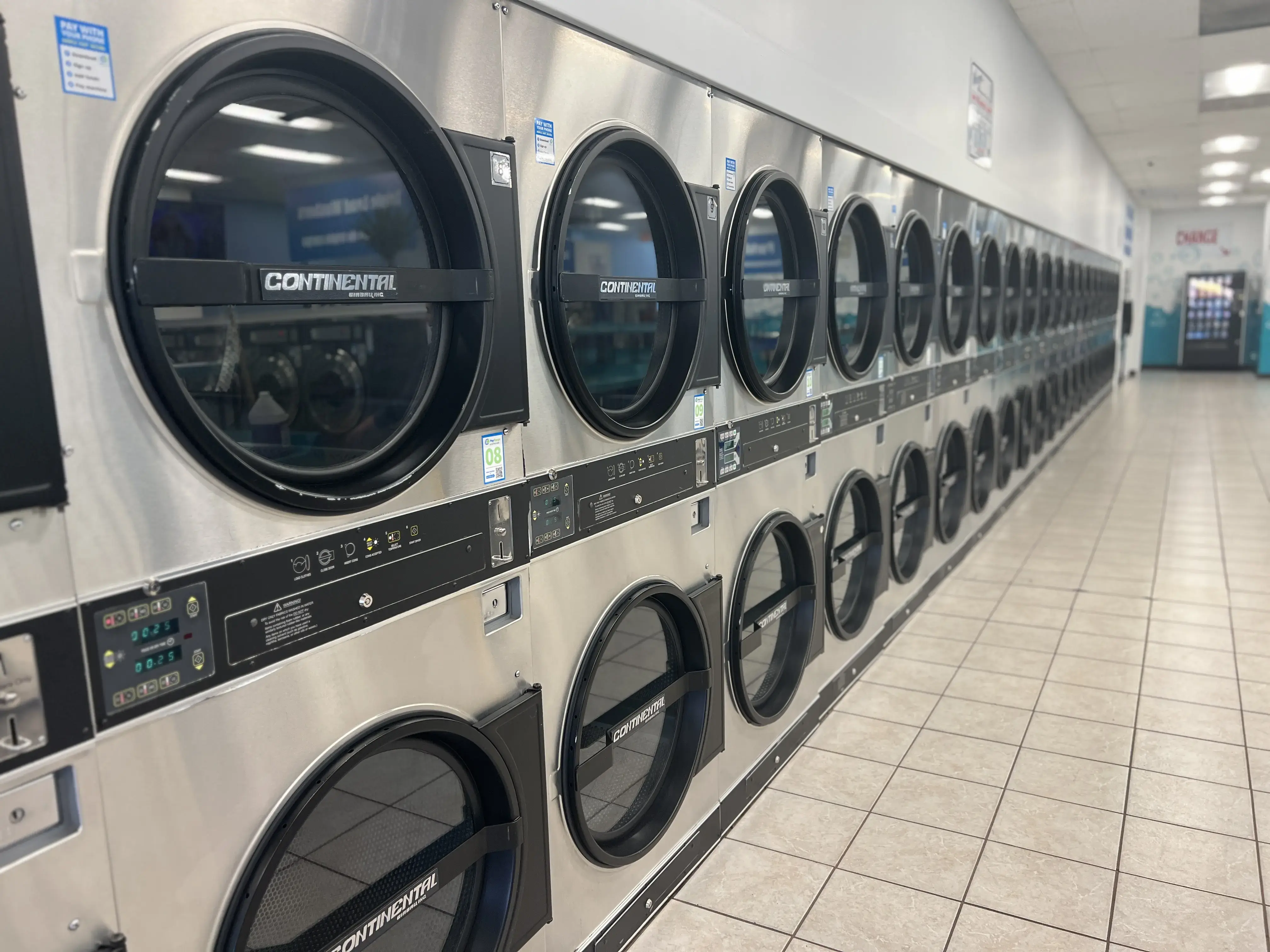 Elgin Wash & Dry Laundromat thumbnail 15