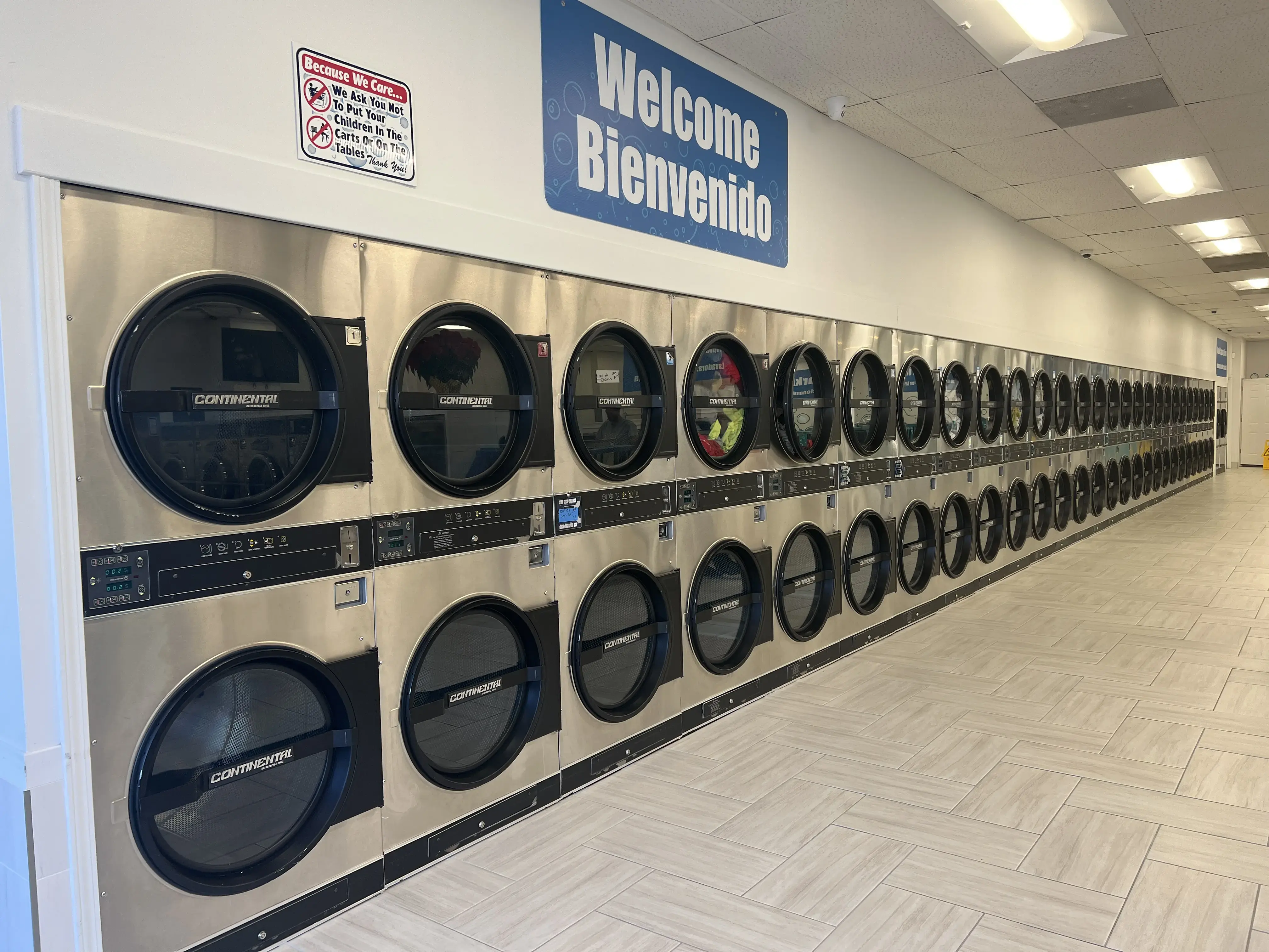 Elgin Wash & Dry Laundromat - Image 13