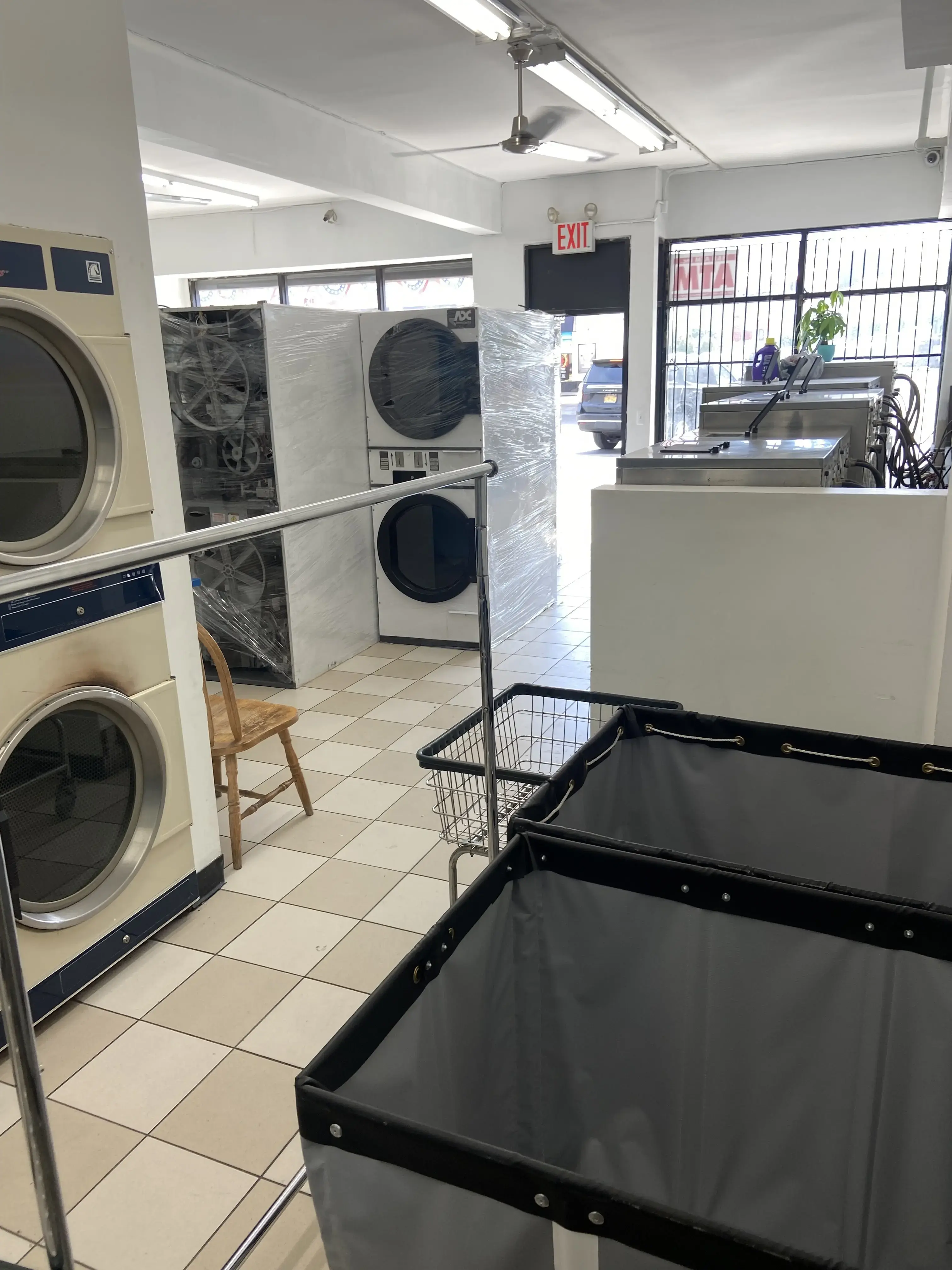Elite Laundry Services thumbnail 19