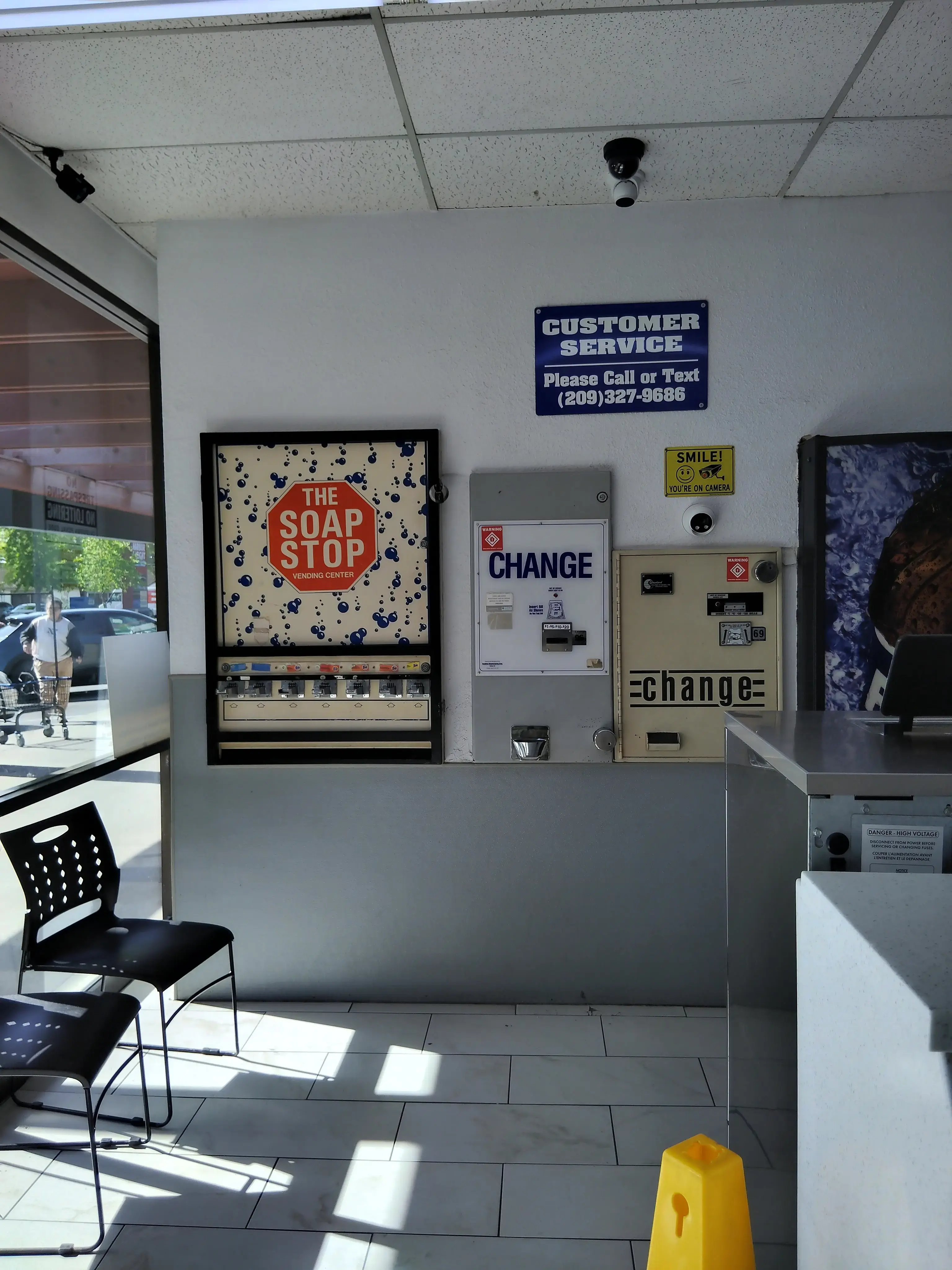 Elk Grove Launderland - Image 20