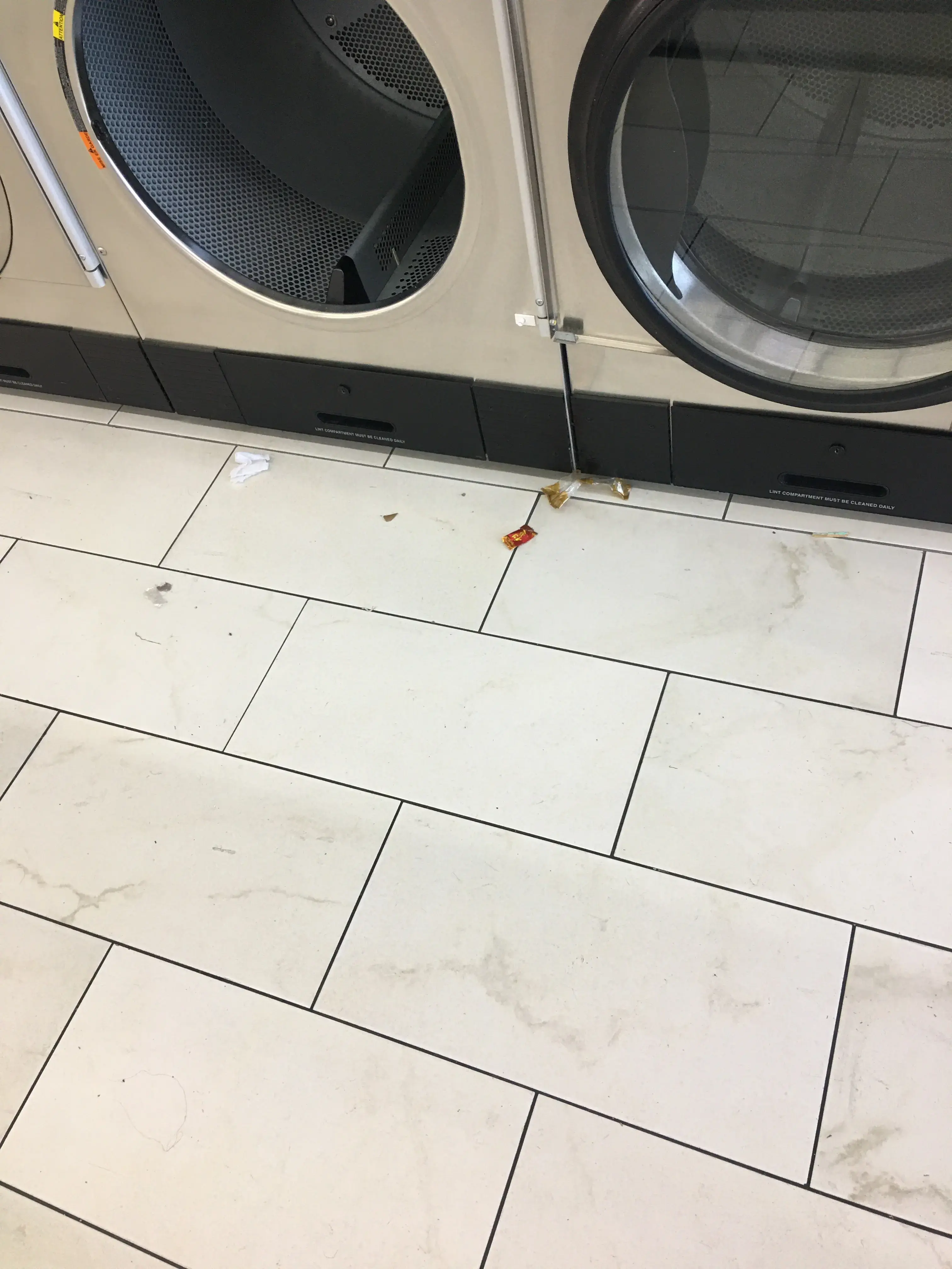 Elk Grove Launderland - Image 12