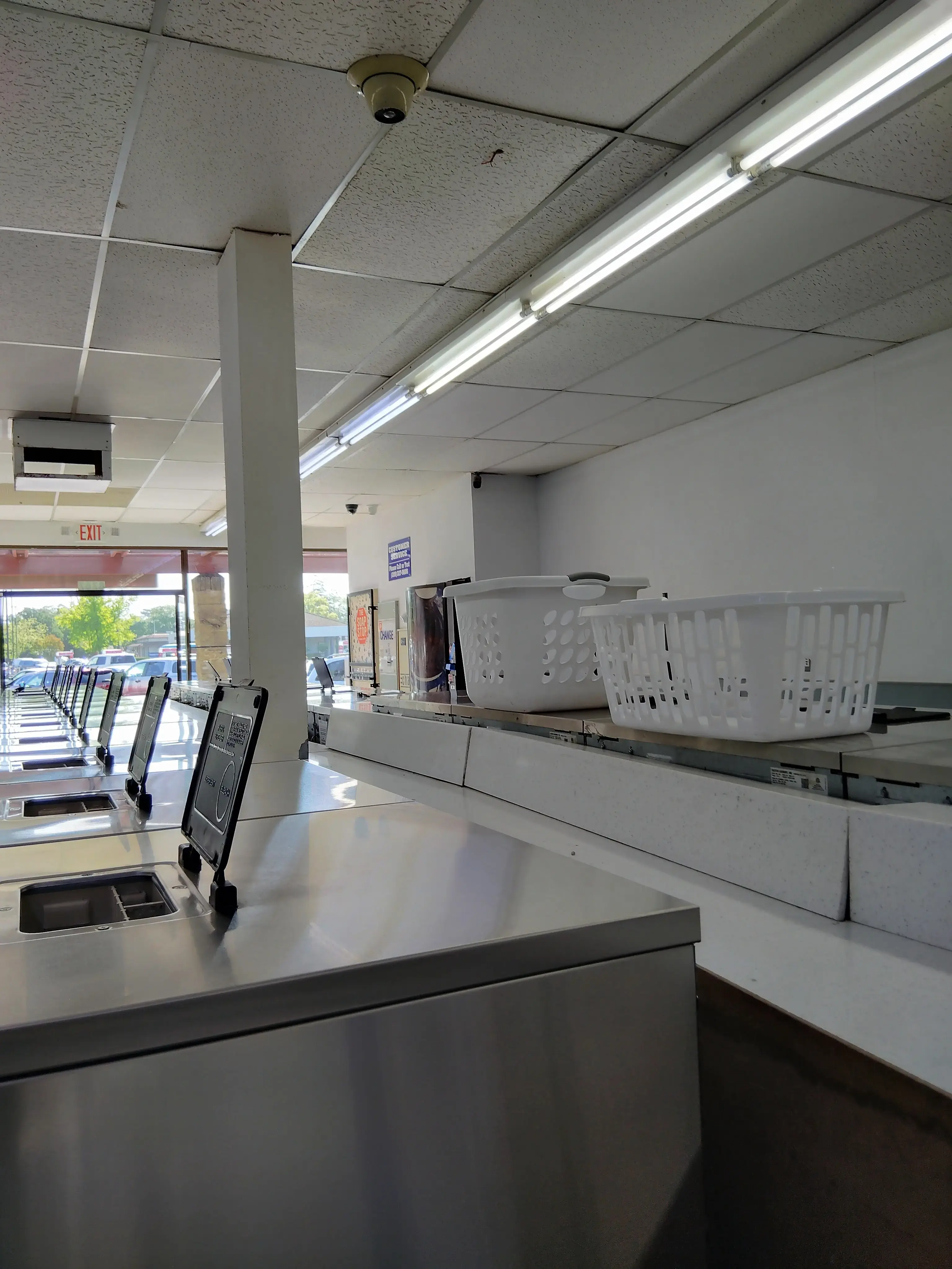 Elk Grove Launderland - Image 8