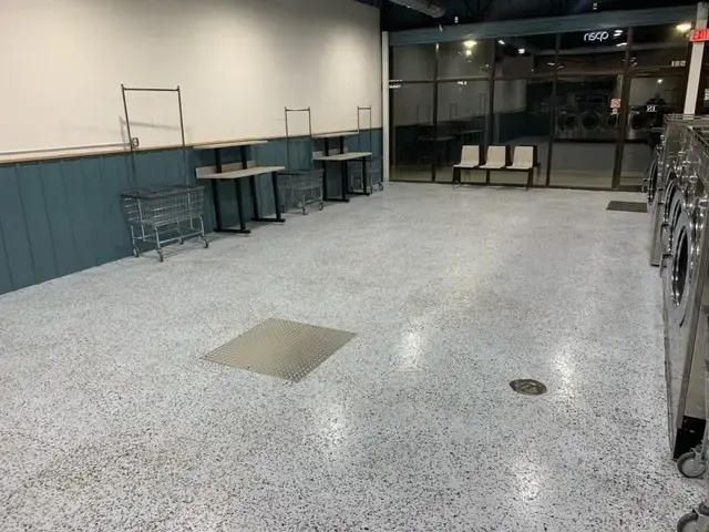 Elkhorn Express Laundromat - Image 8