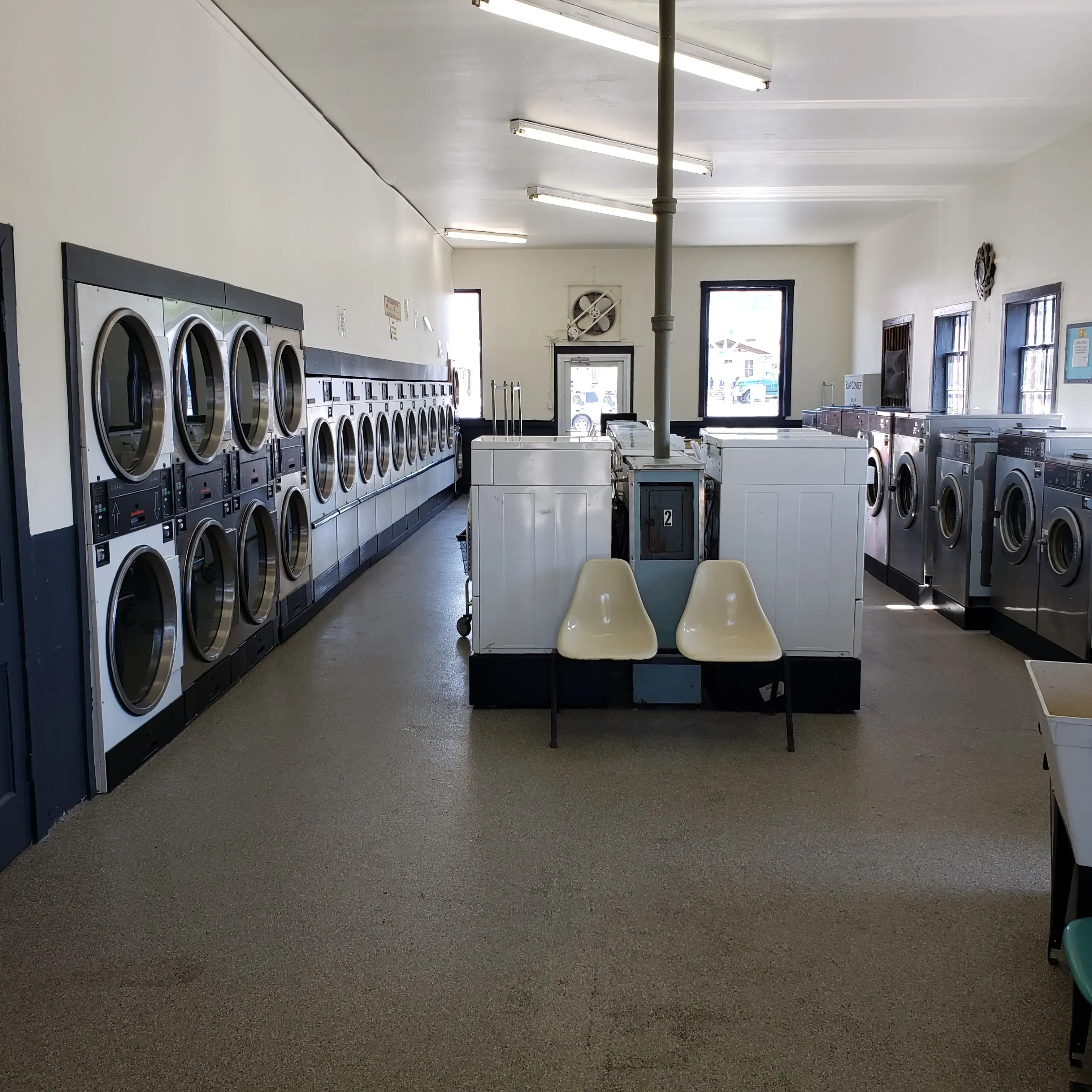 Elkton Laundromat - Image 6