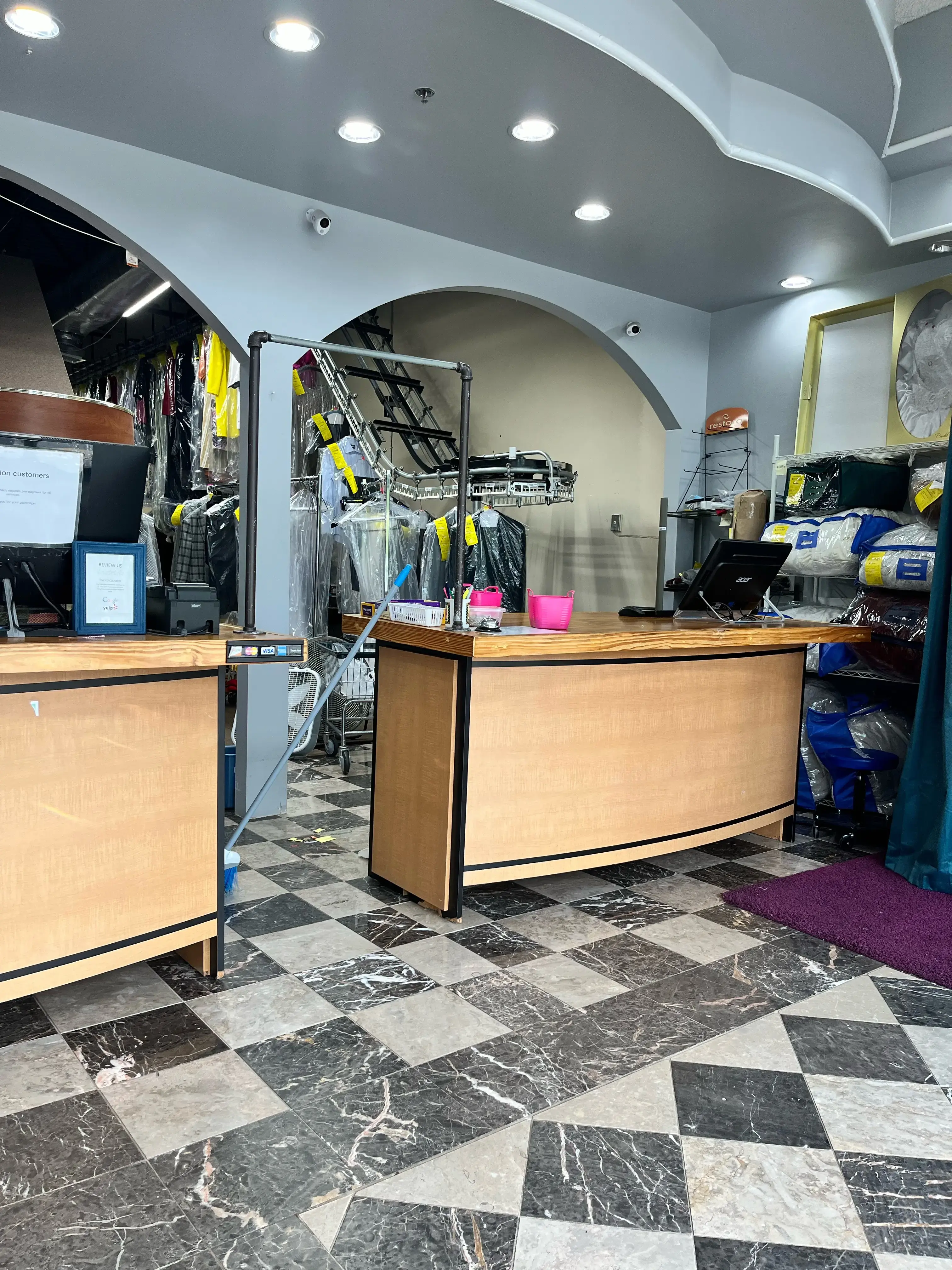 Ellen's Dry Cleaners & Alterations - Image 20