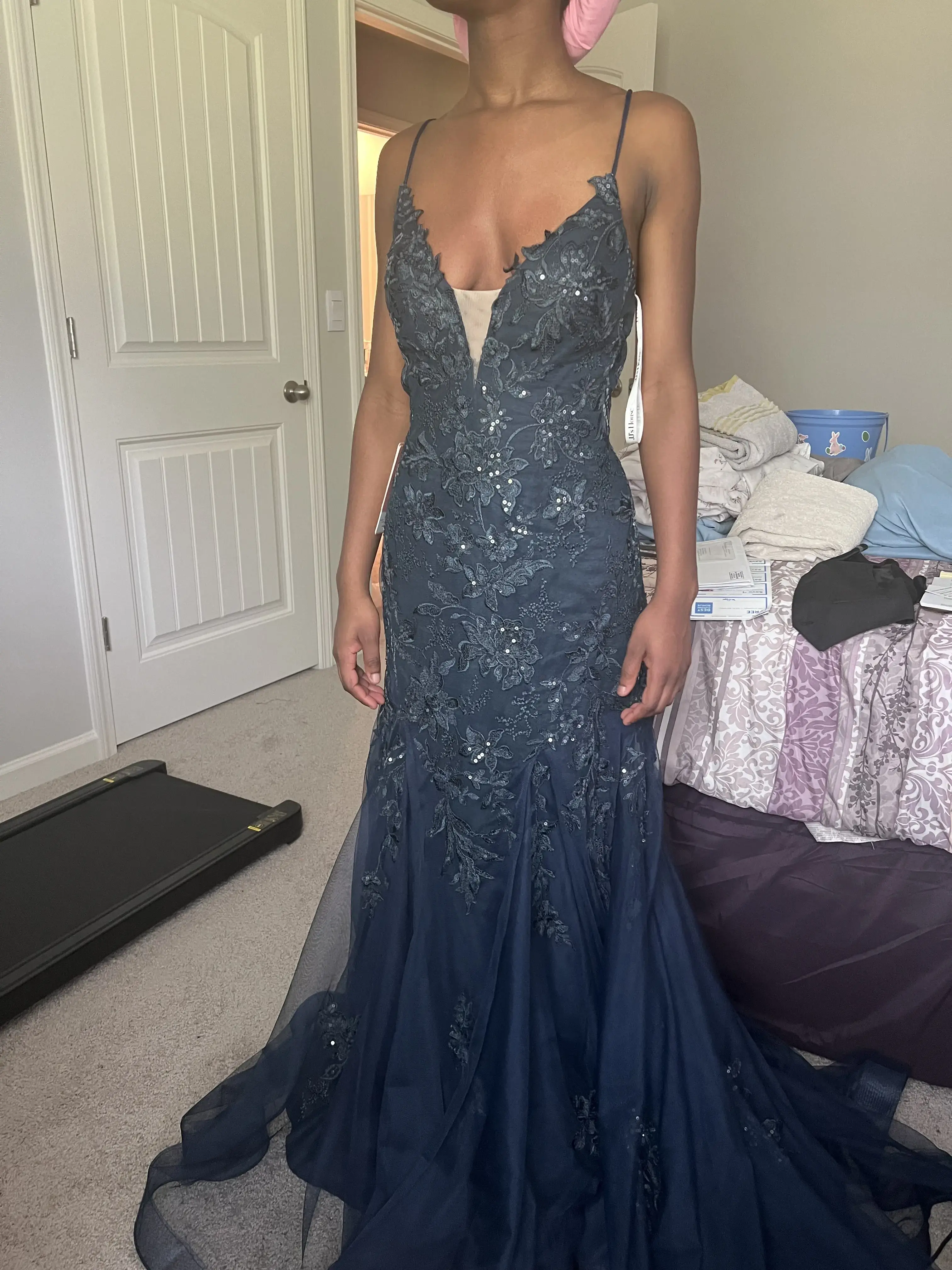 Ellen's Dry Cleaners & Alterations - Image 7