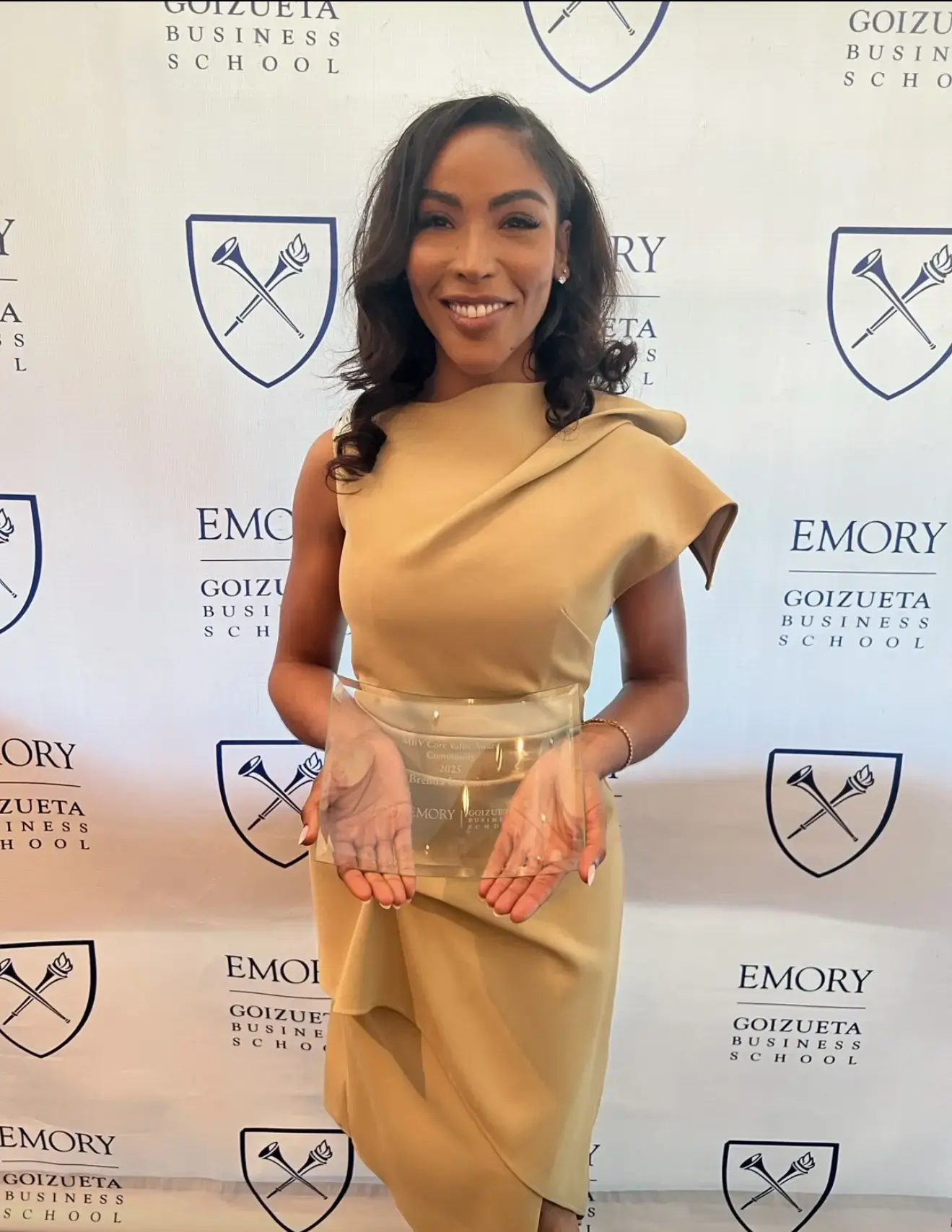 Ellen's Dry Cleaners & Alterations - Image 18