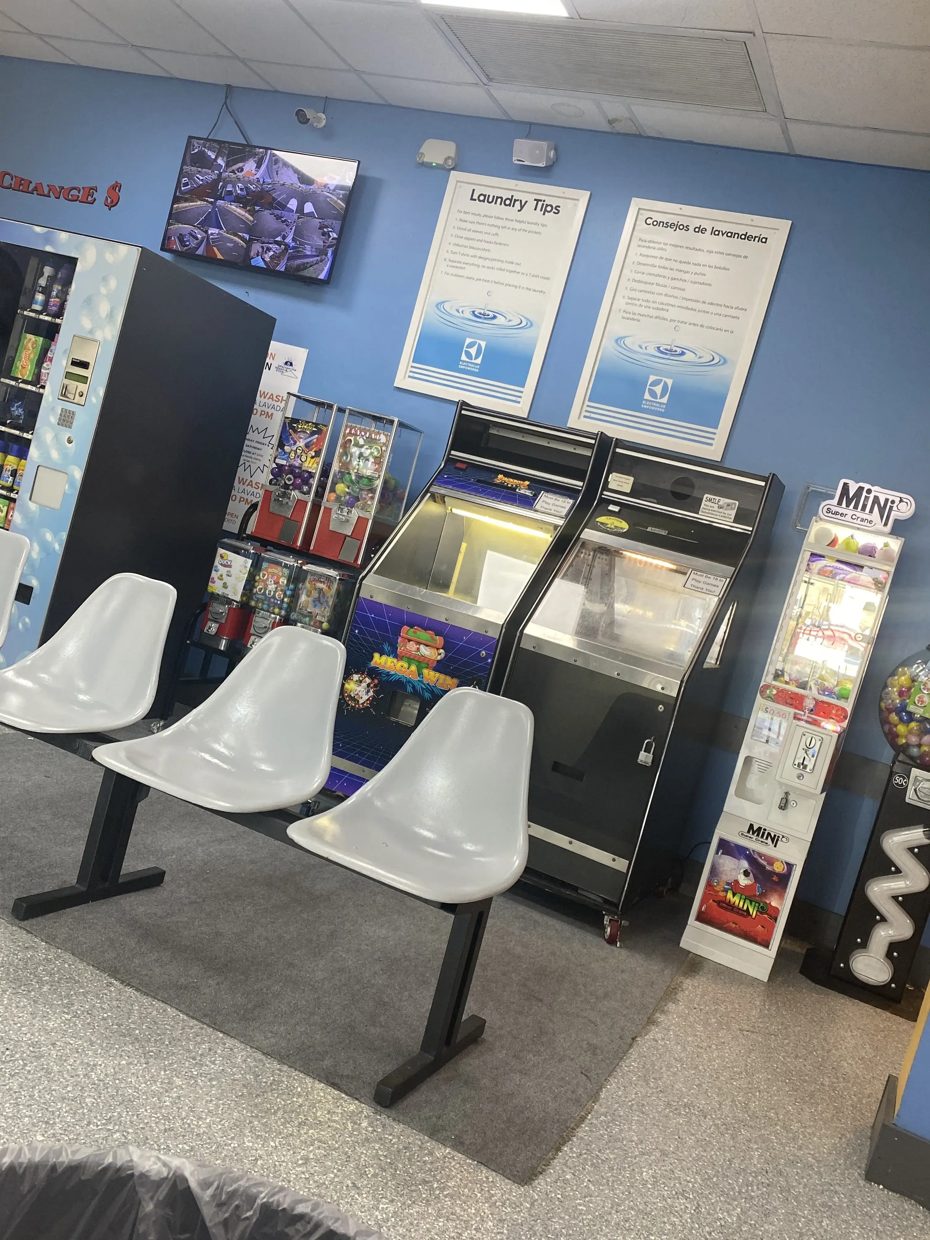 Ellenton Laundromat - Image 13