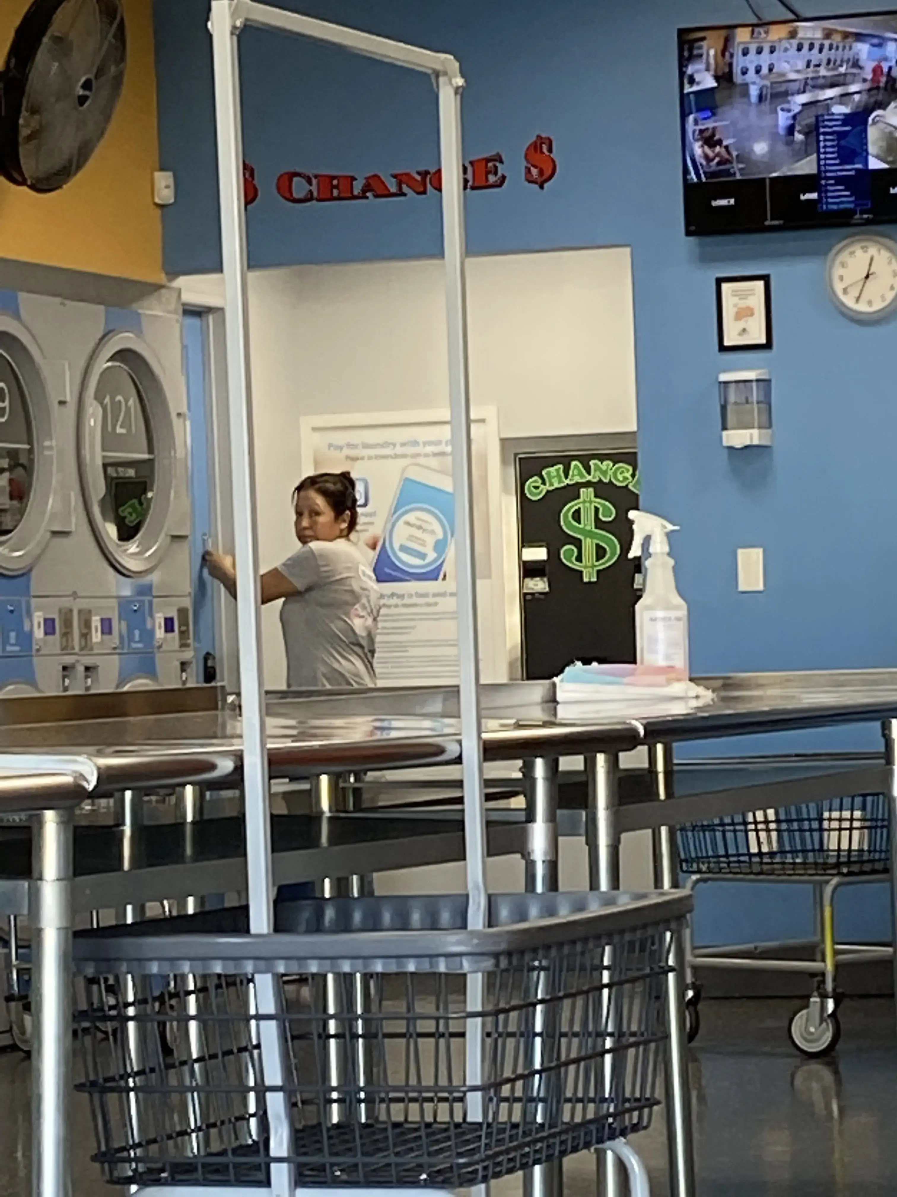 Ellenton Laundromat - Image 9