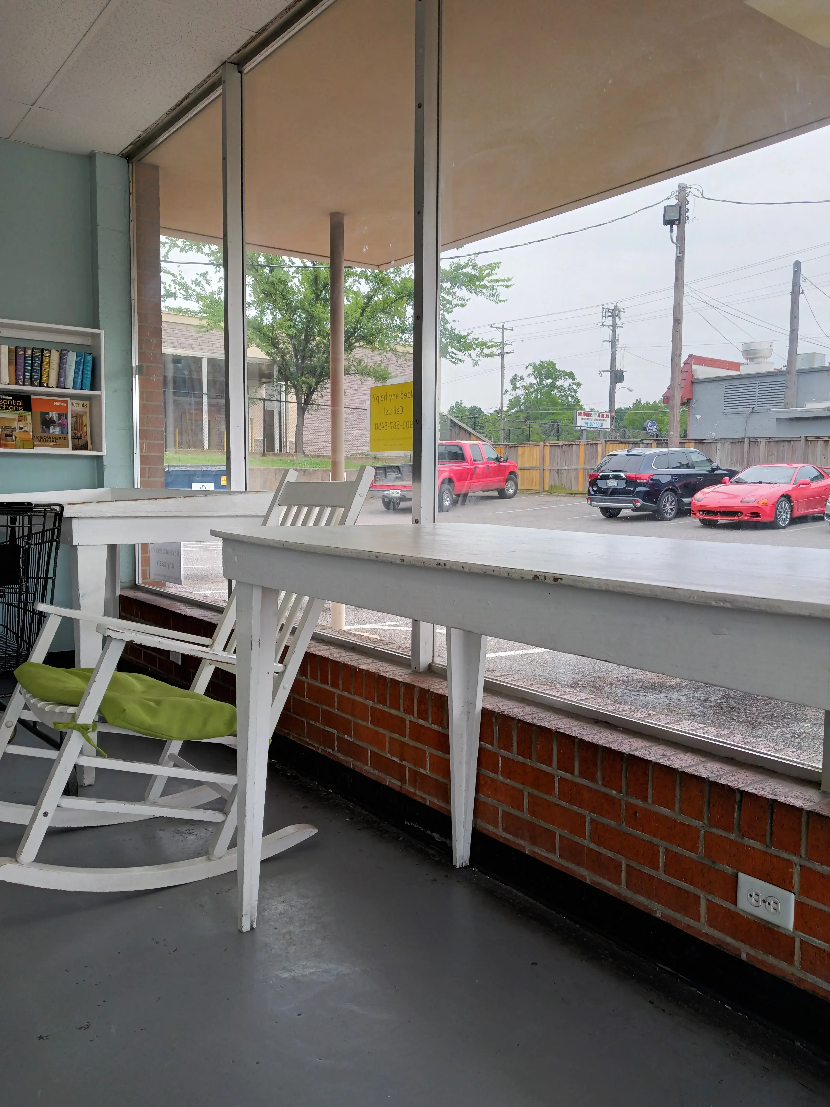 Ellie's Laundry - Image 17