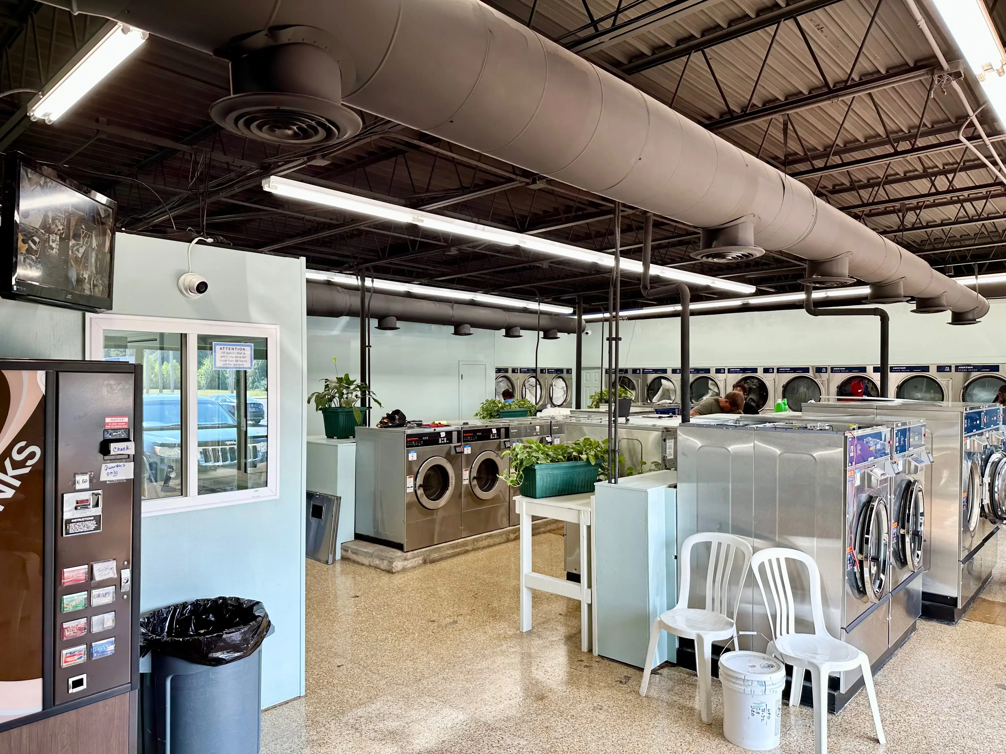 Ellie’s Laundry - Image 2