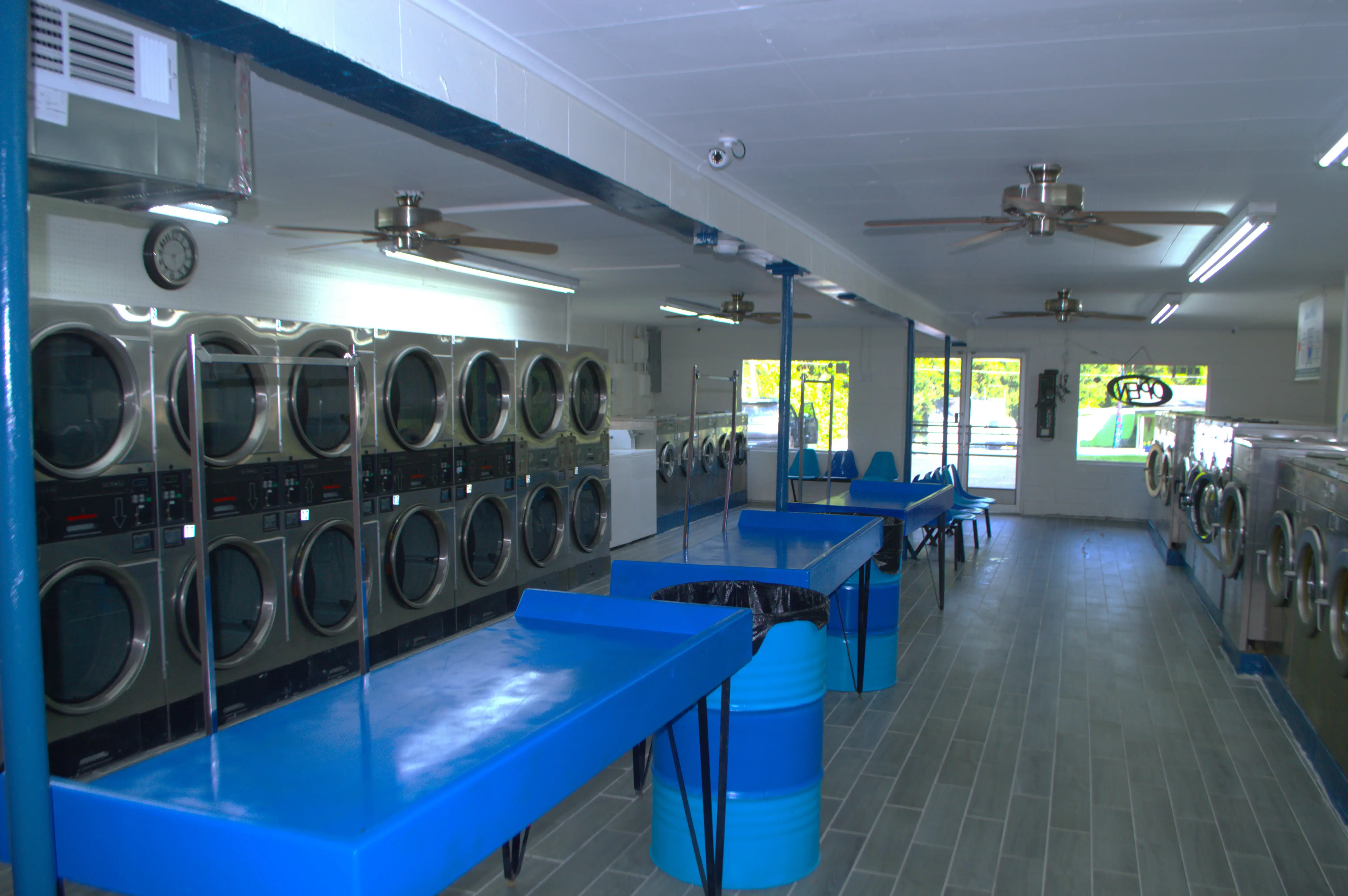 Ellisville Speed Wash - The 24 Hour Laundromat thumbnail 4