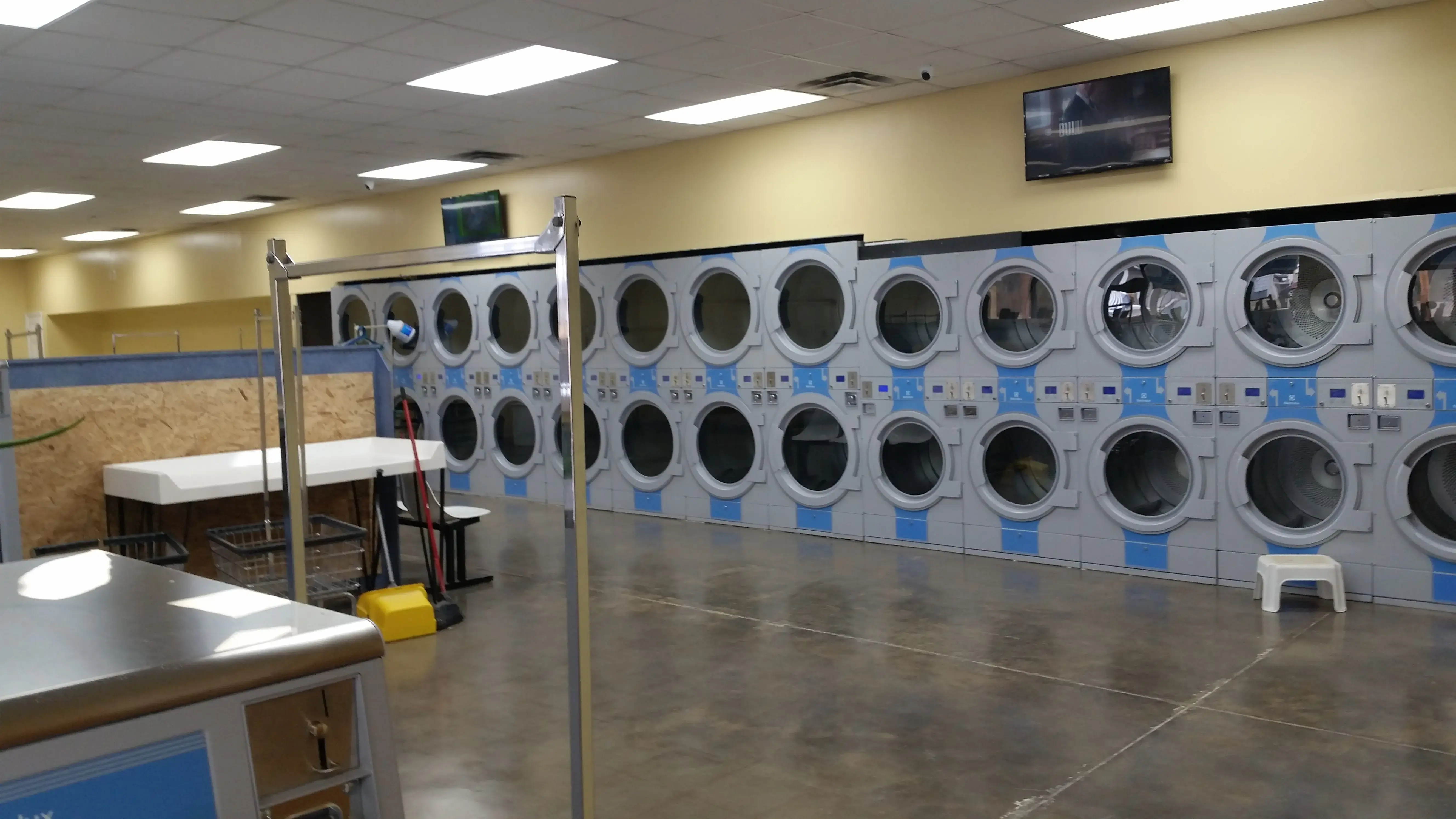 Elm Street Laundry - Image 11