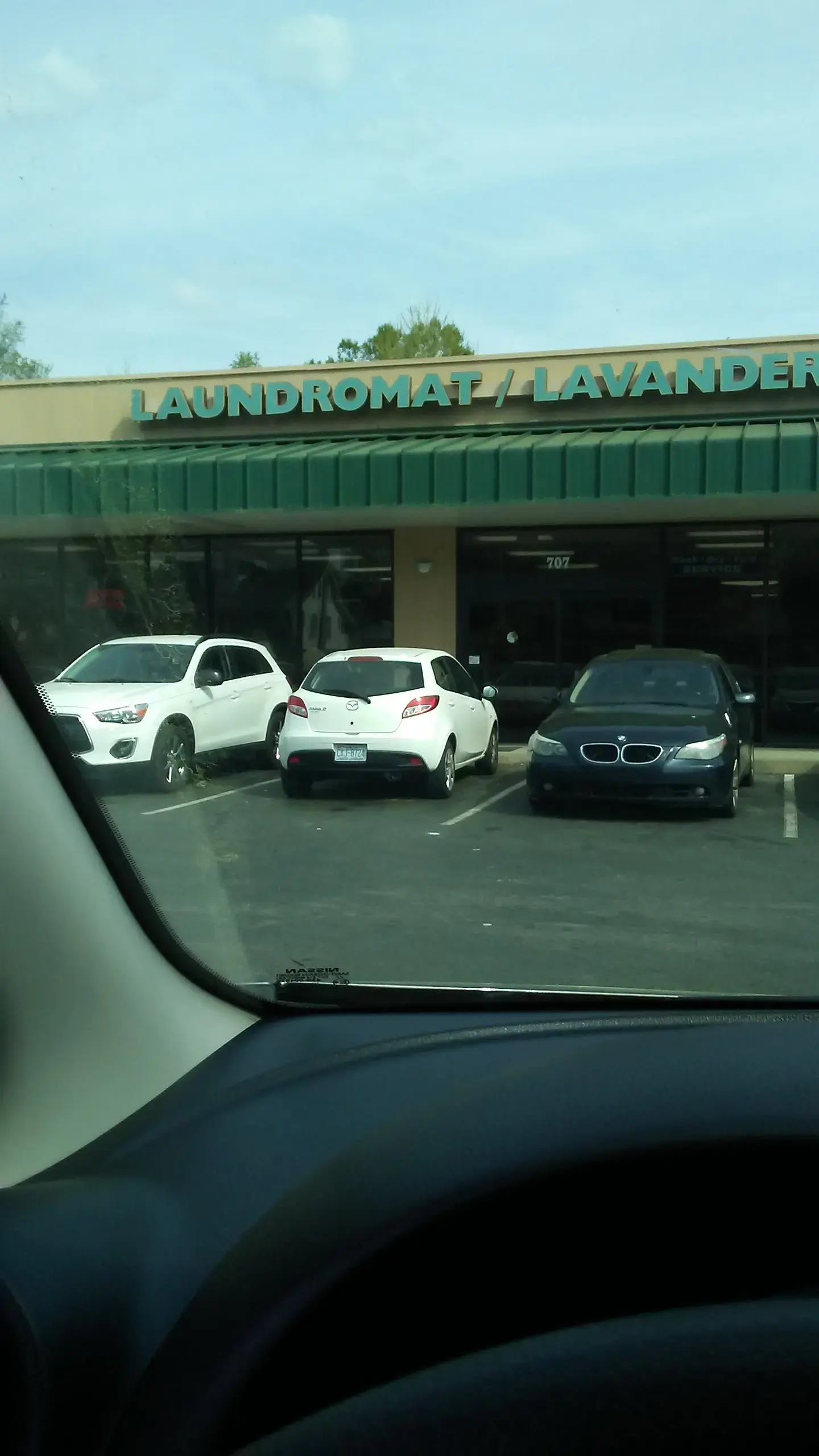 Elm Street Laundry - Image 13