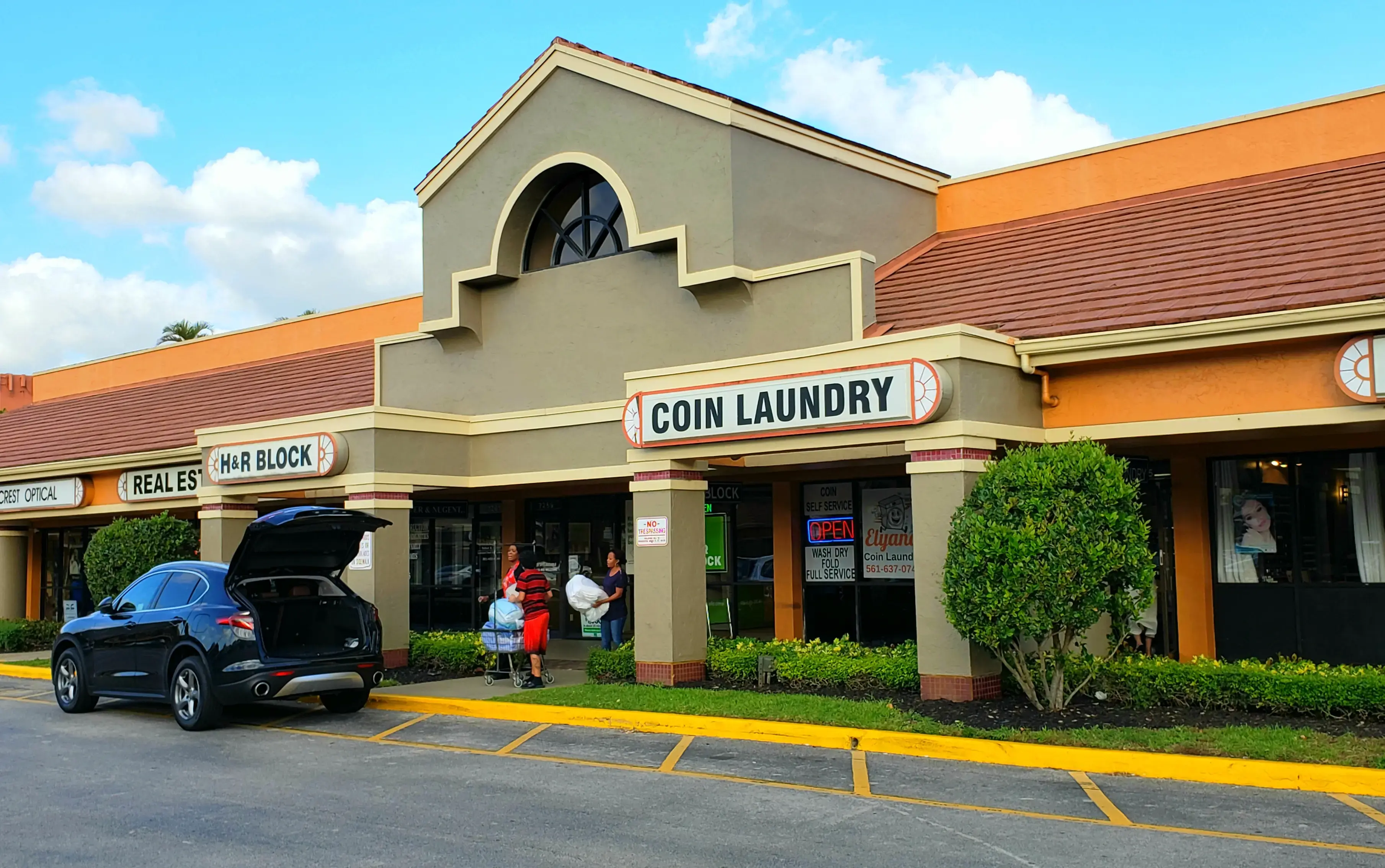 Elyana Coin Laundry - Oriole Plaza - Image 17