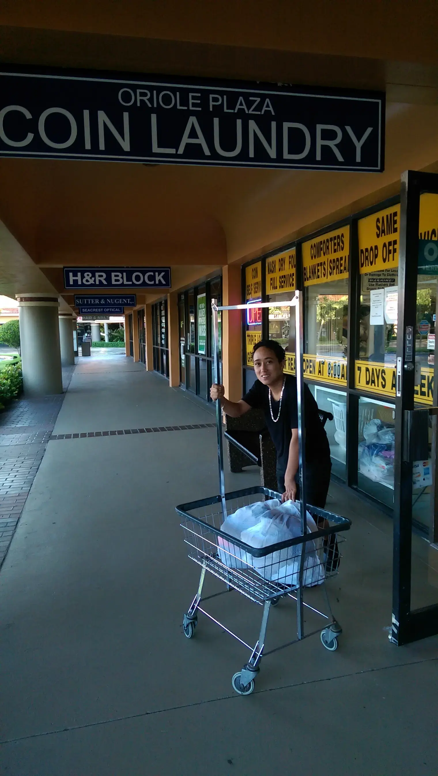Elyana Coin Laundry - Oriole Plaza - Image 9