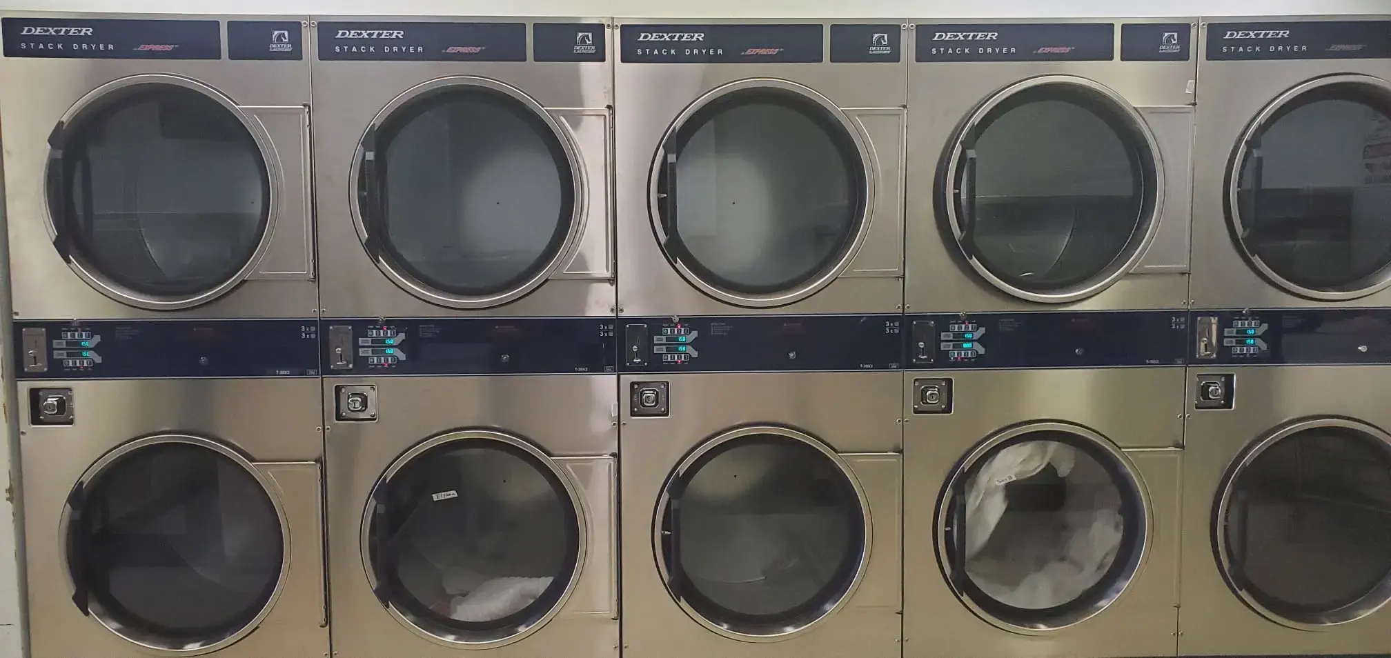 Elyana Coin Laundry - Oriole Plaza - Image 2