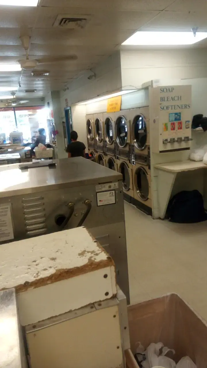 Elyana Coin Laundry - Oriole Plaza thumbnail 14