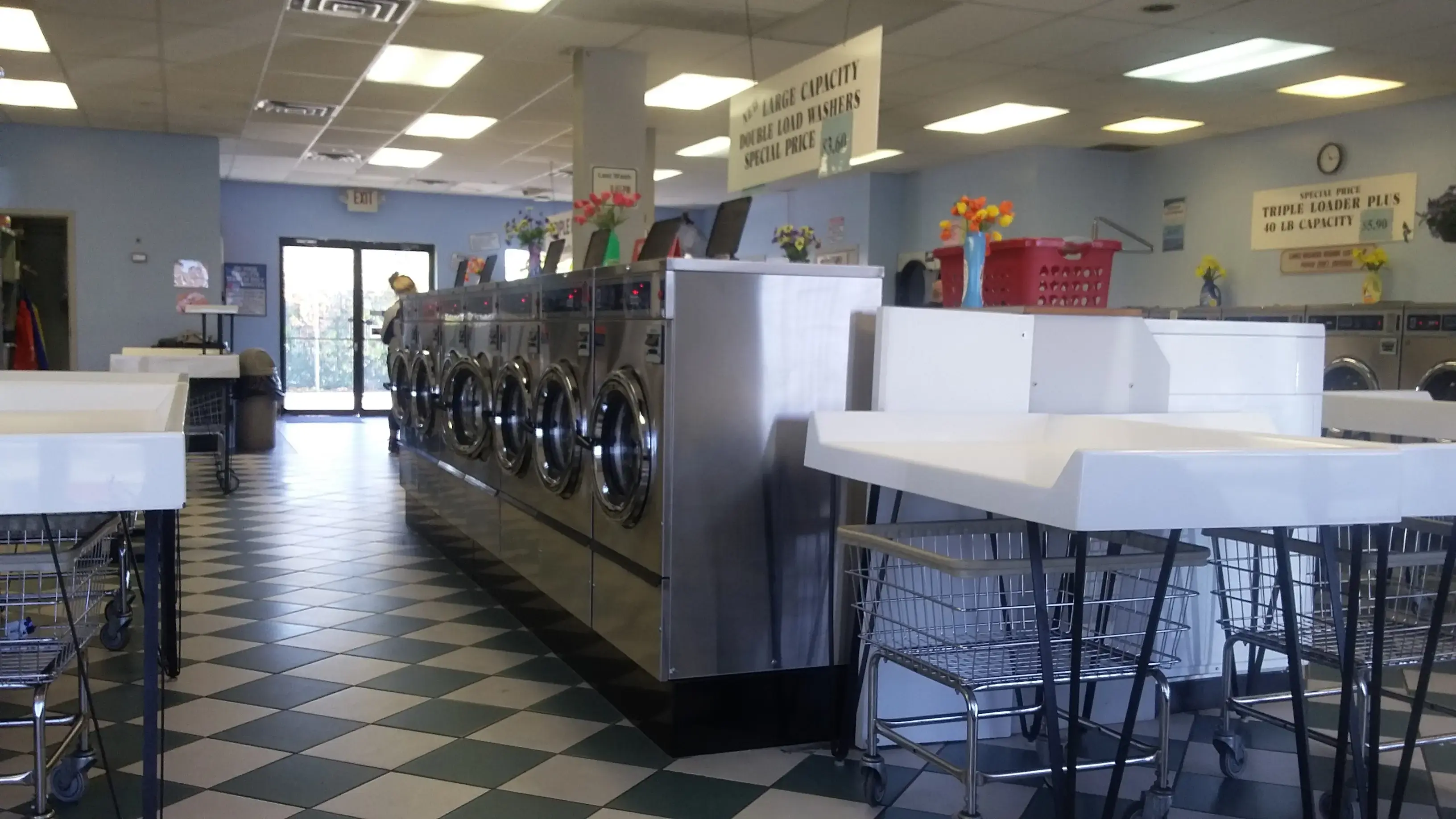 Embassy Laundromat - "Cleanest Laundromat in Town" thumbnail 16