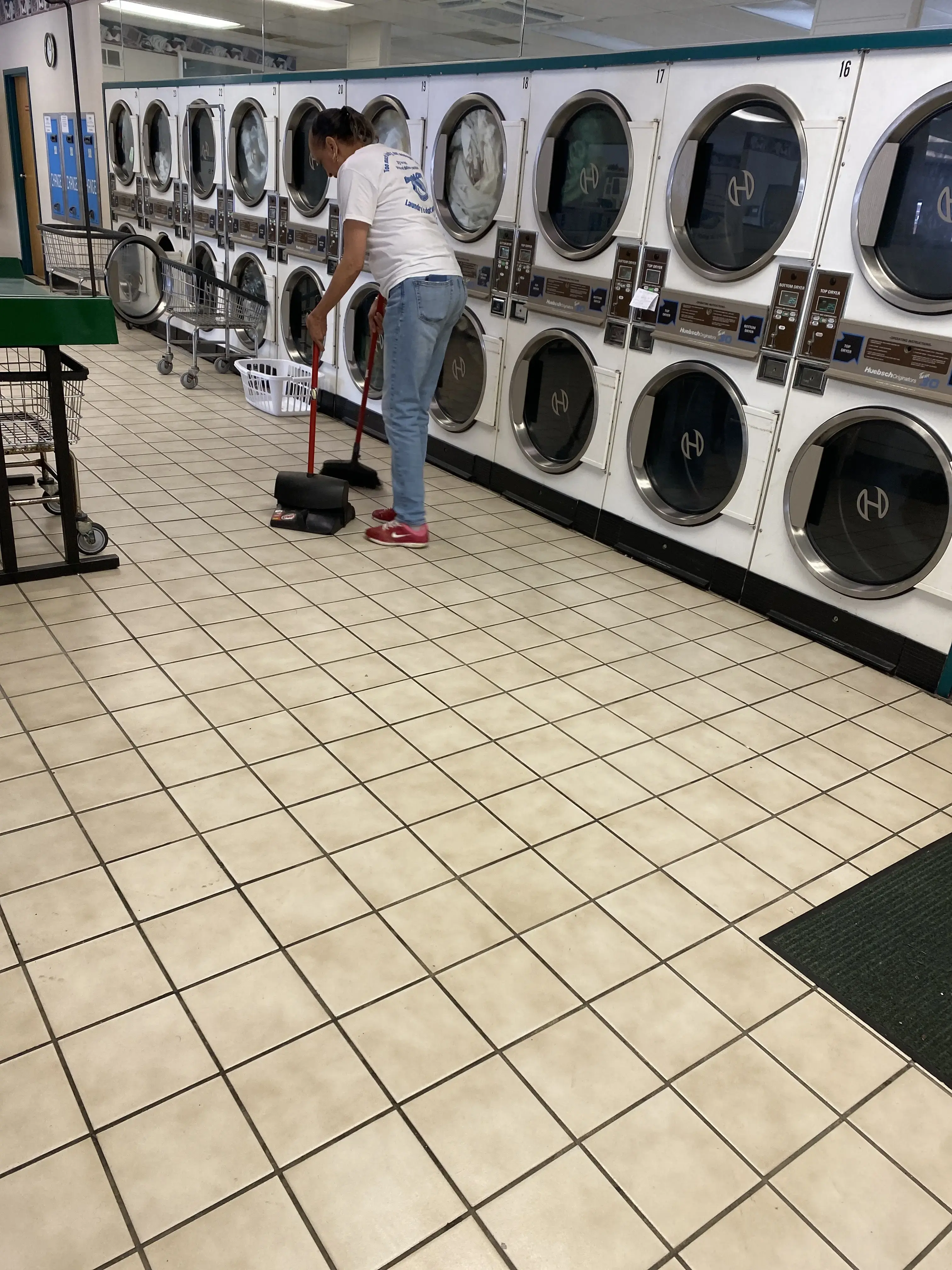 Emerald City Wash World - Image 2