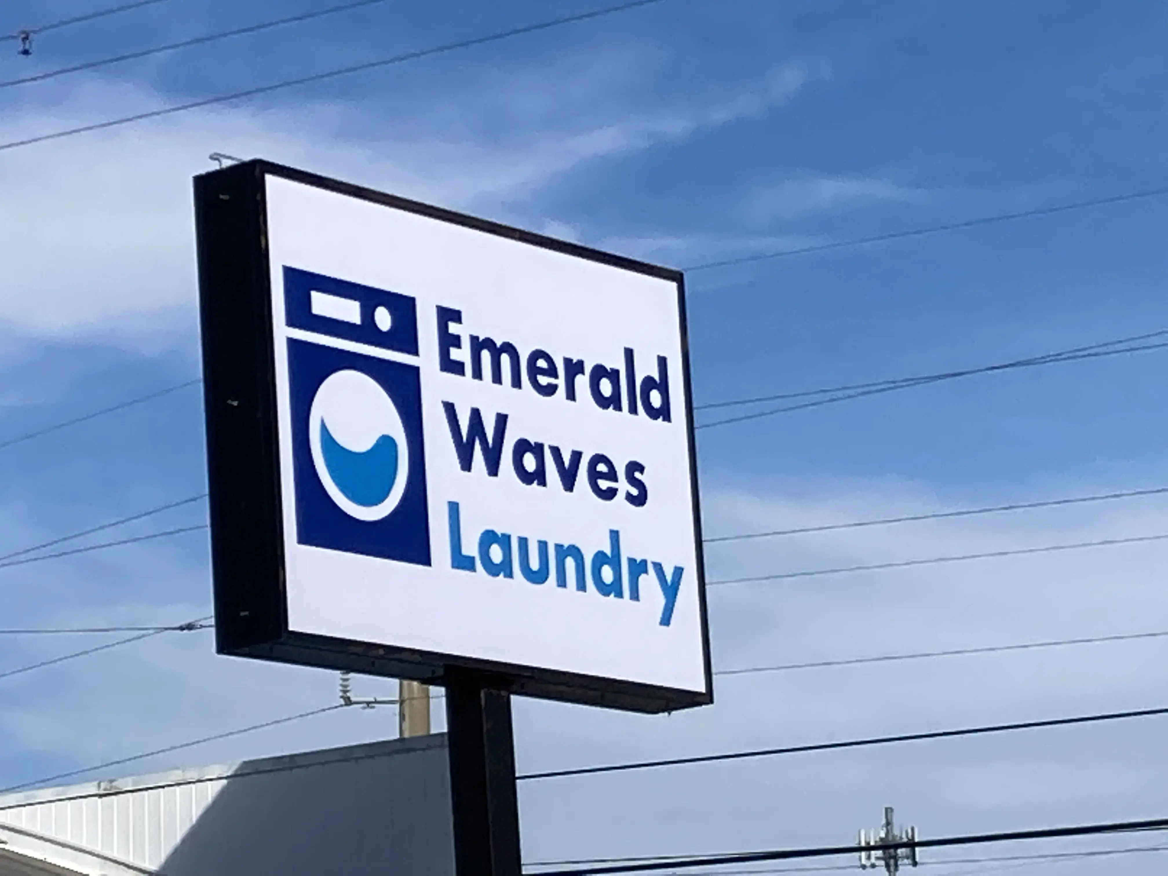 Emerald Waves Laundry thumbnail 5