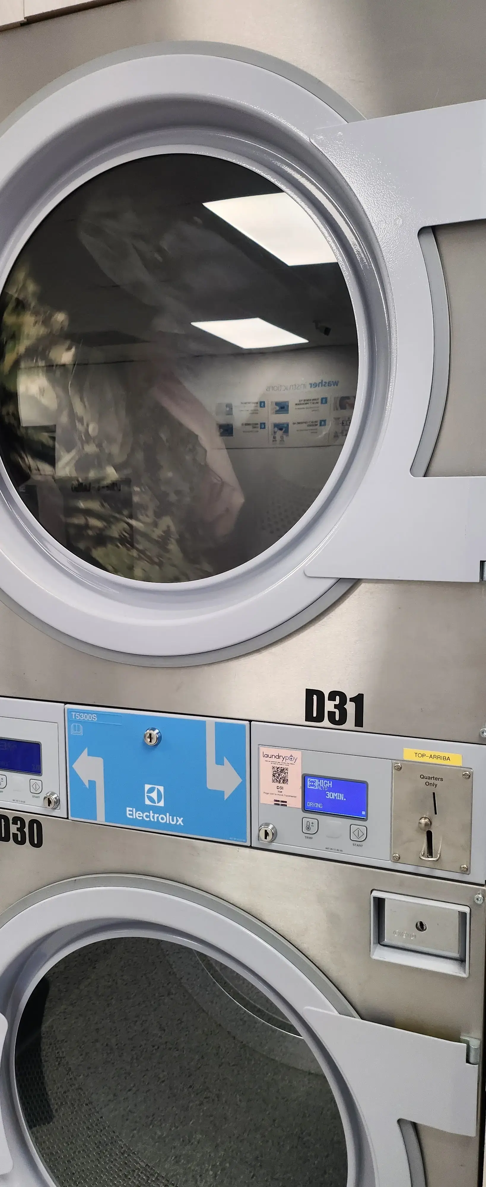 Emerald Waves Laundry thumbnail 11