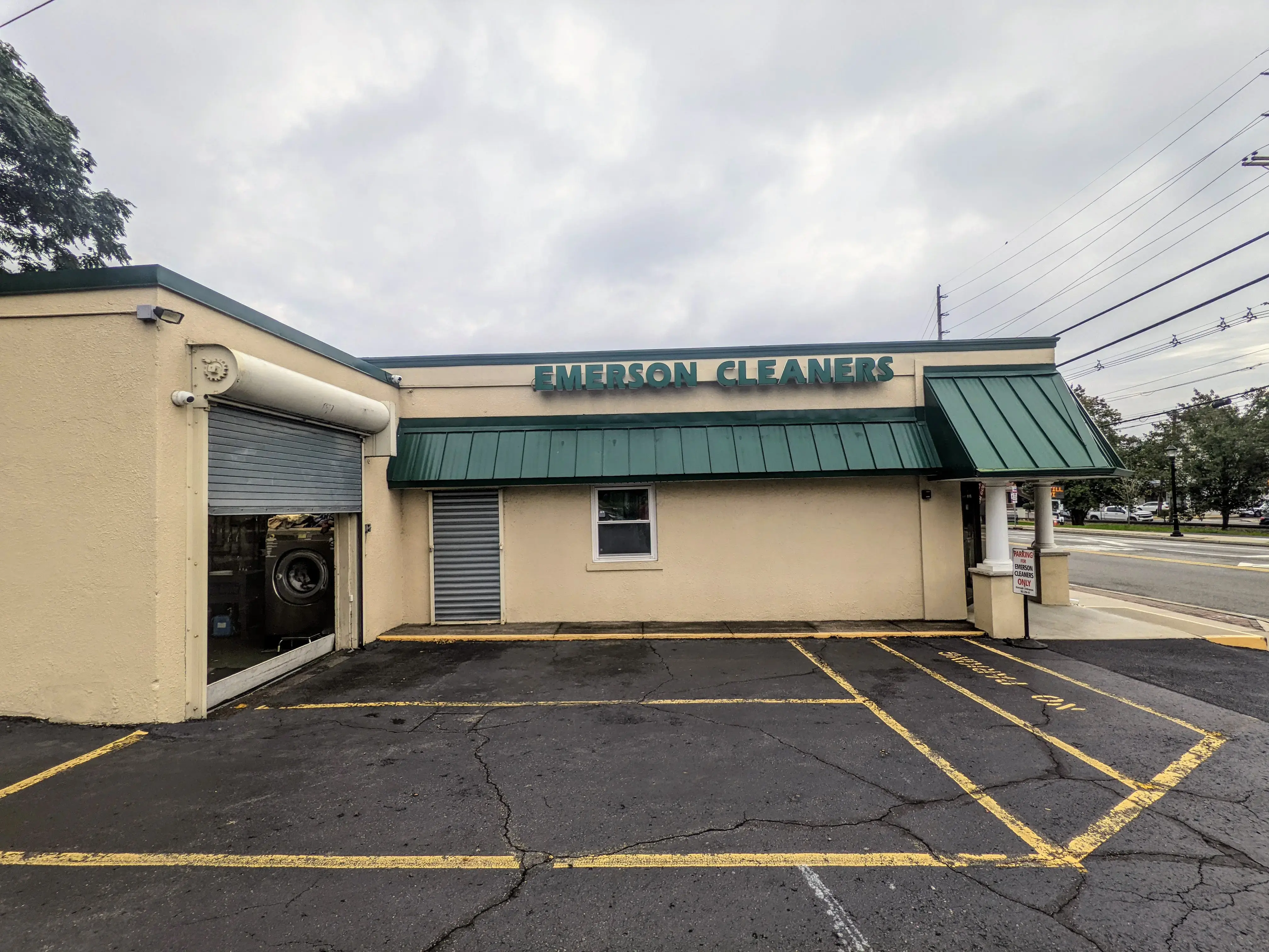 Emerson Dry Cleaners thumbnail 5