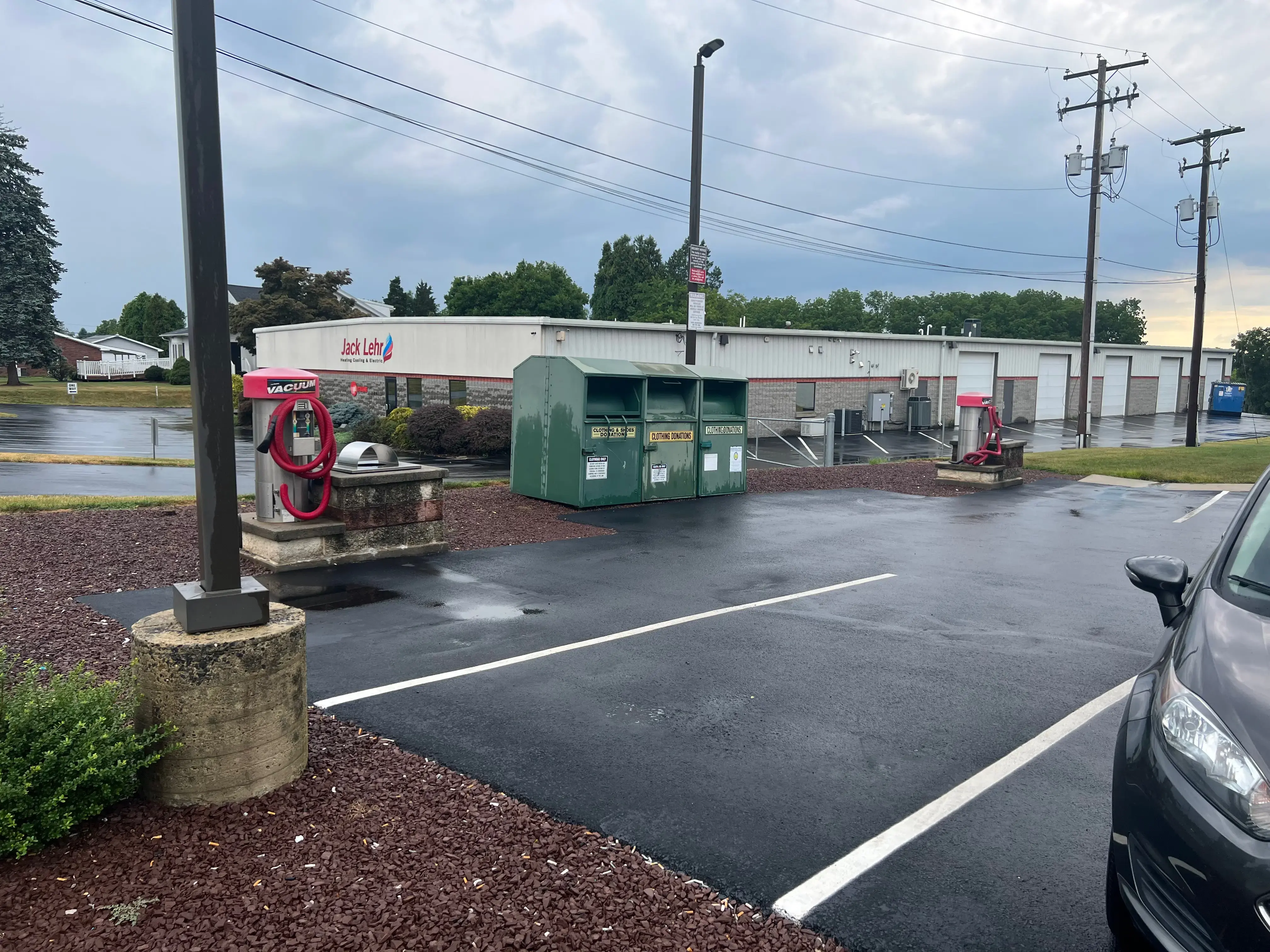 Emmaus Avenue Laundromat thumbnail 7