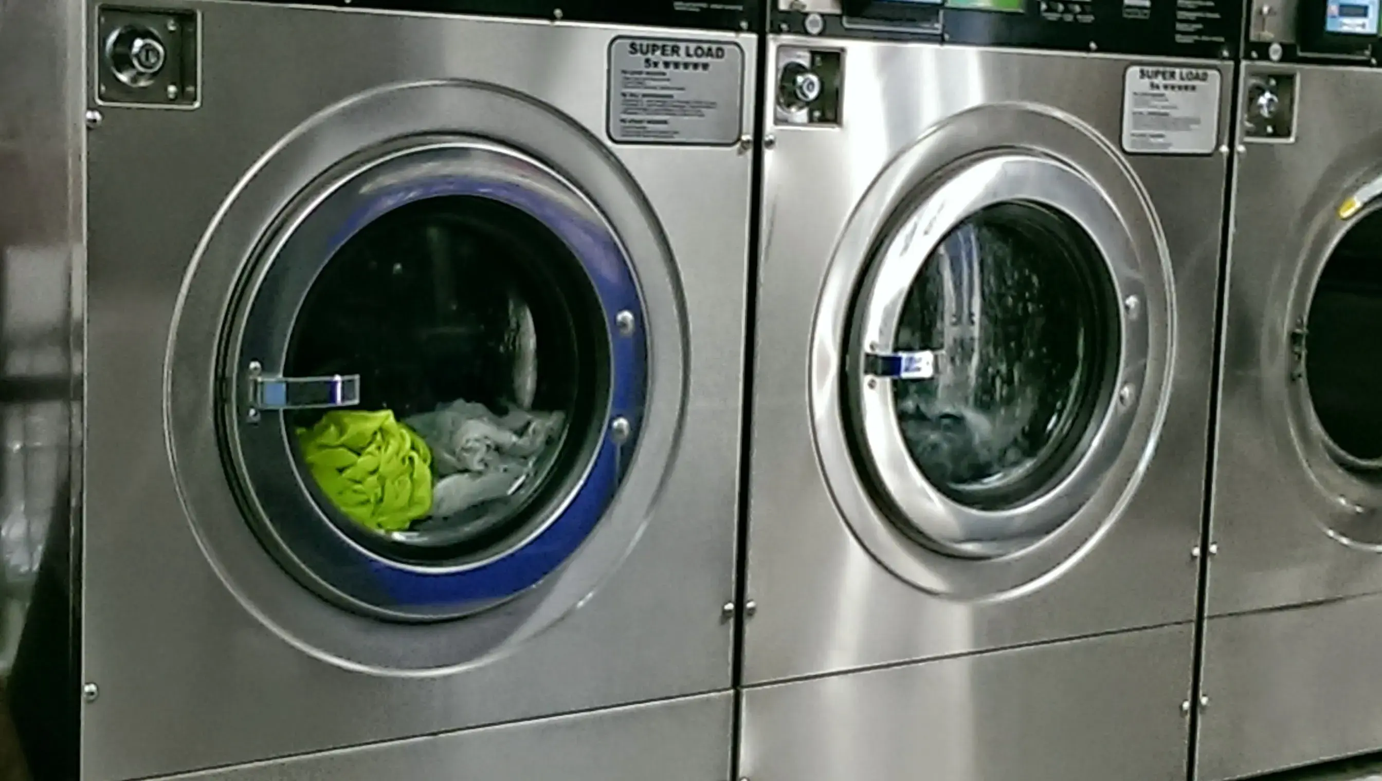 Emmaus Avenue Laundromat thumbnail 14