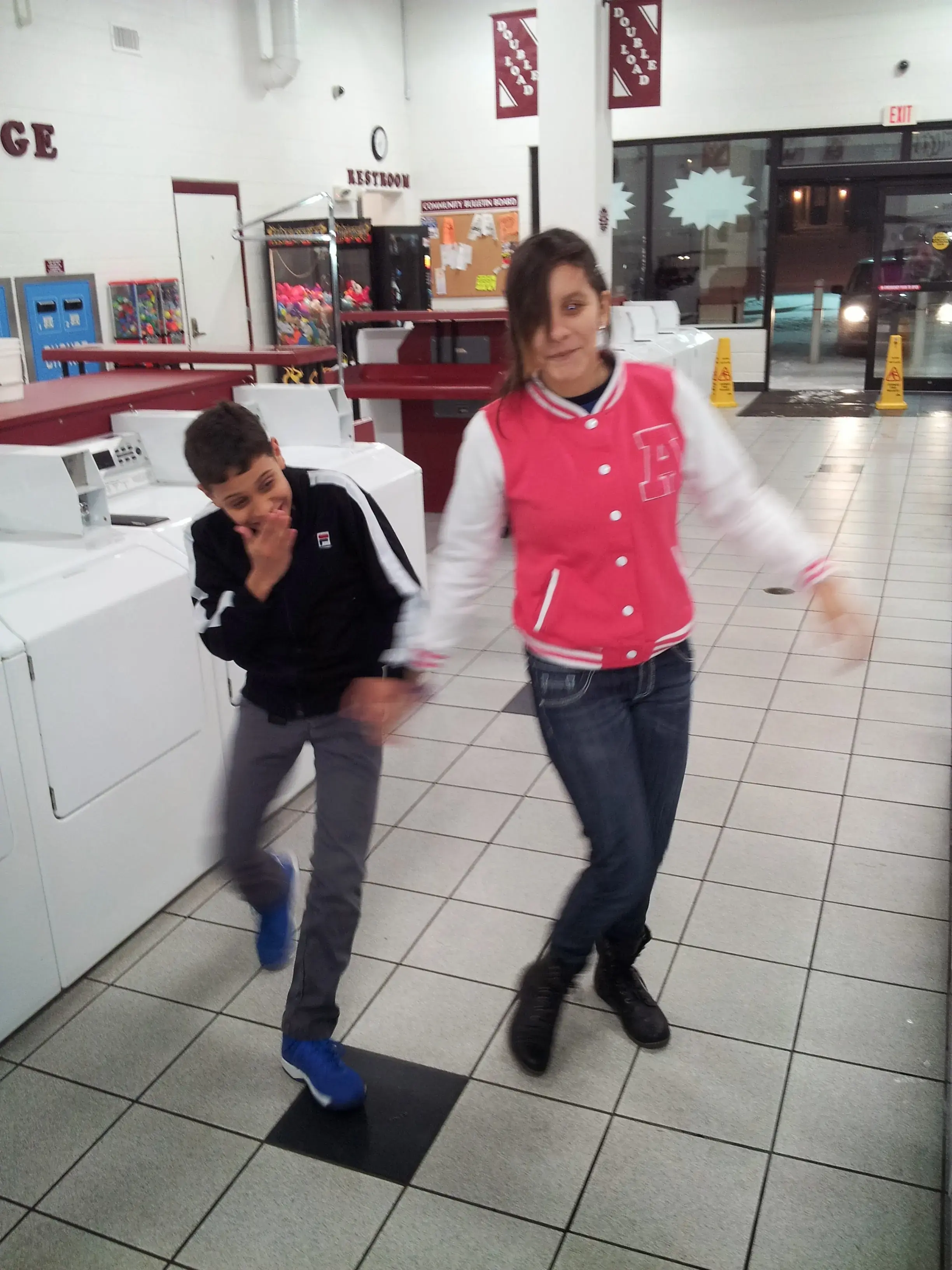 Emmaus Avenue Laundromat thumbnail 18