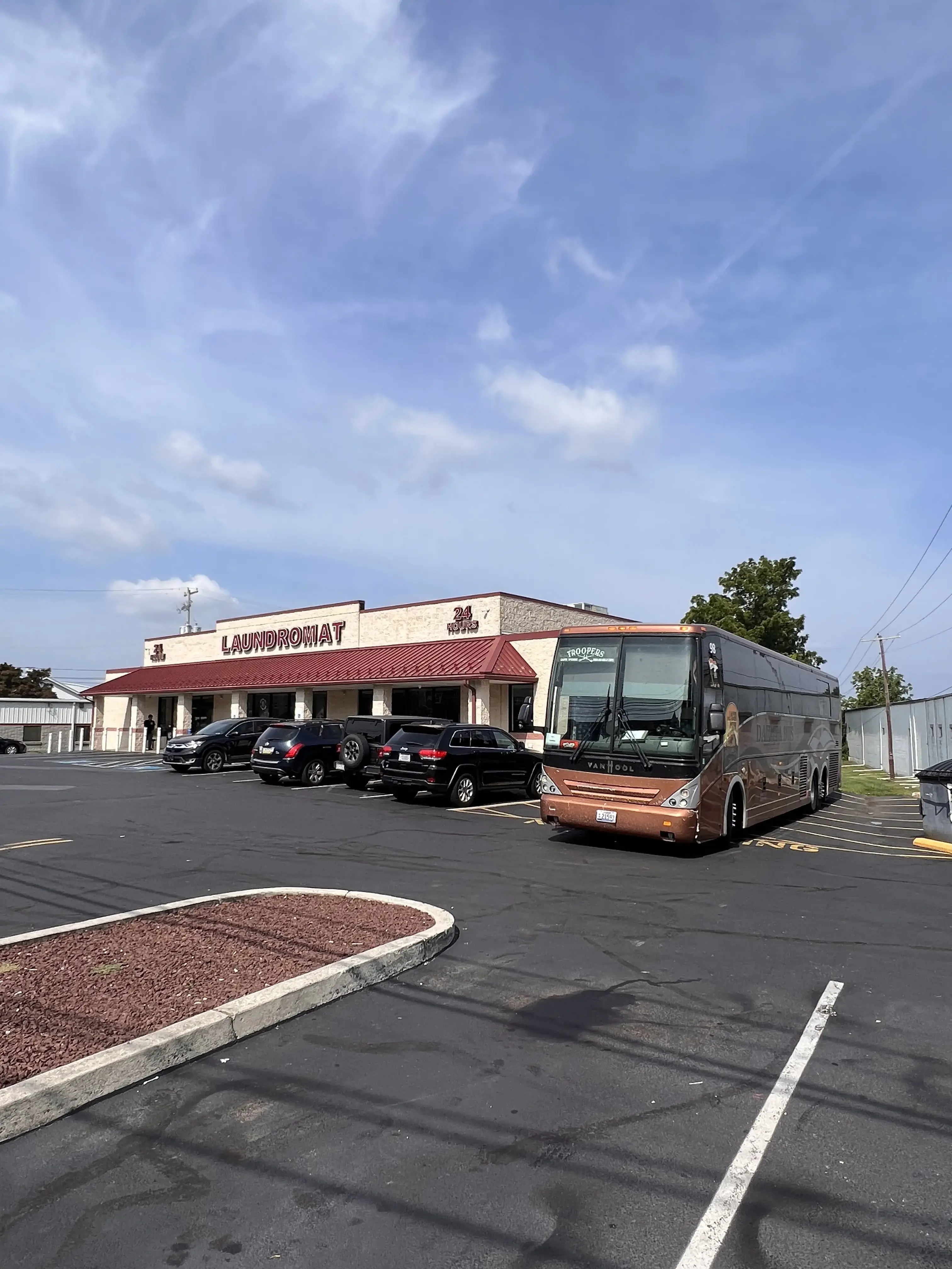 Emmaus Avenue Laundromat thumbnail 9