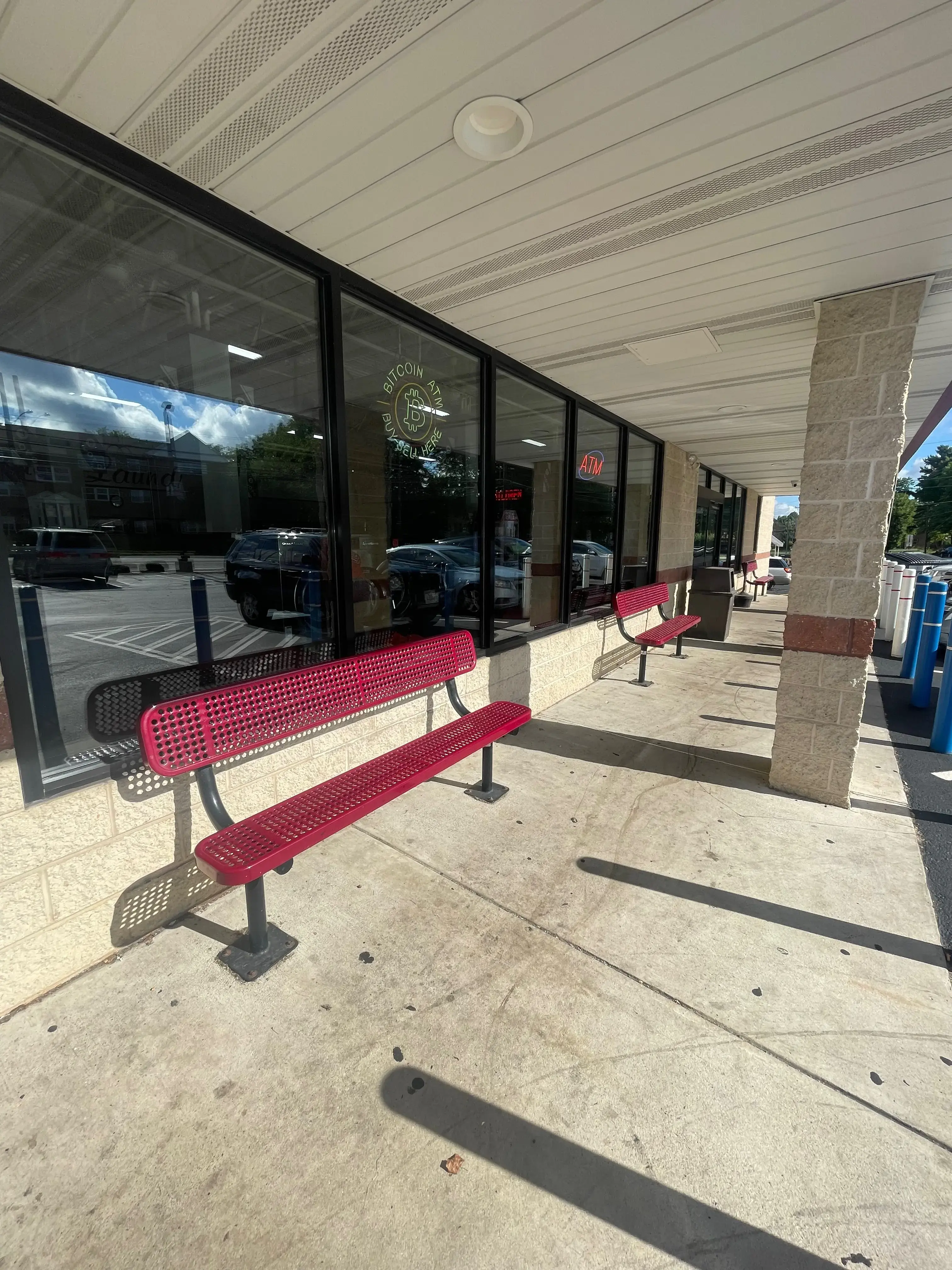 Emmaus Avenue Laundromat - Image 11