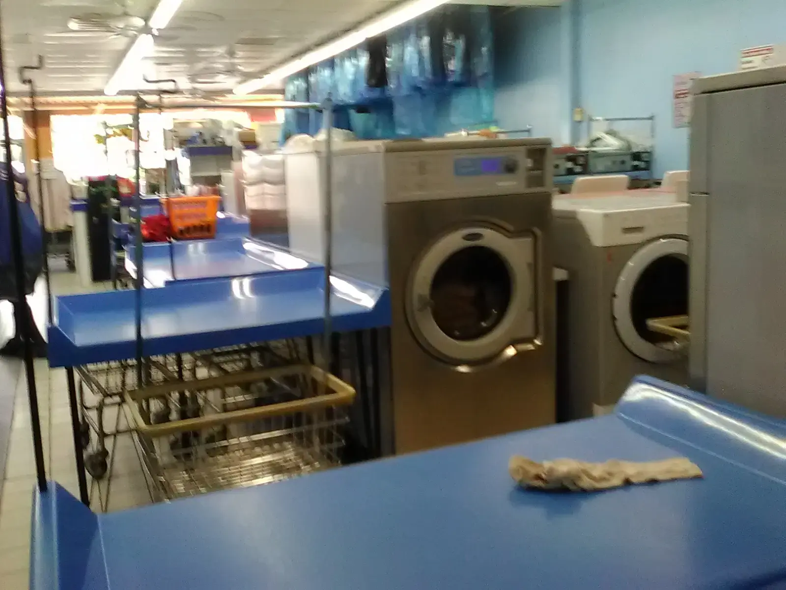 English Laundry And Cleaners - Image 9