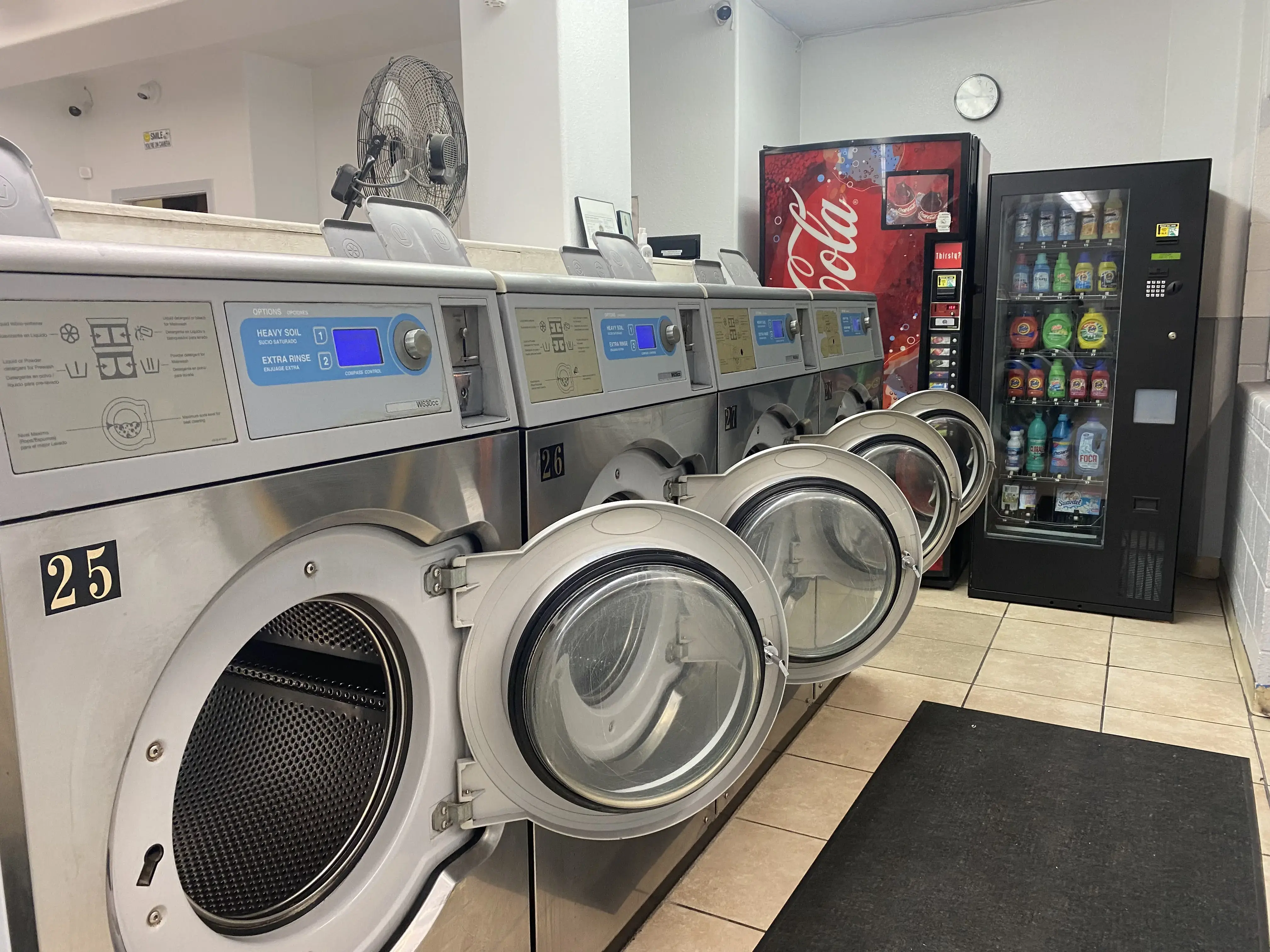 Escondido Laundromat - Image 4