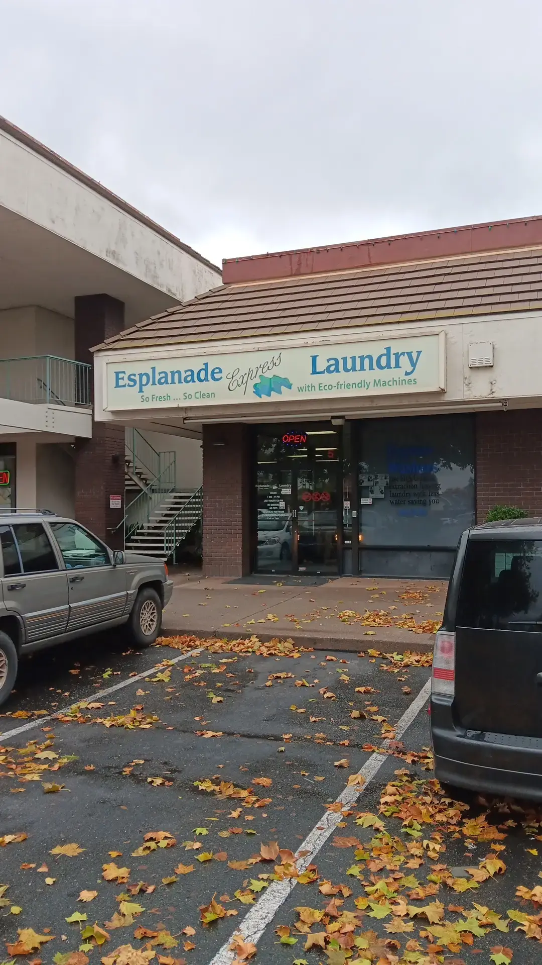 Esplanade Express Laundry - Image 3