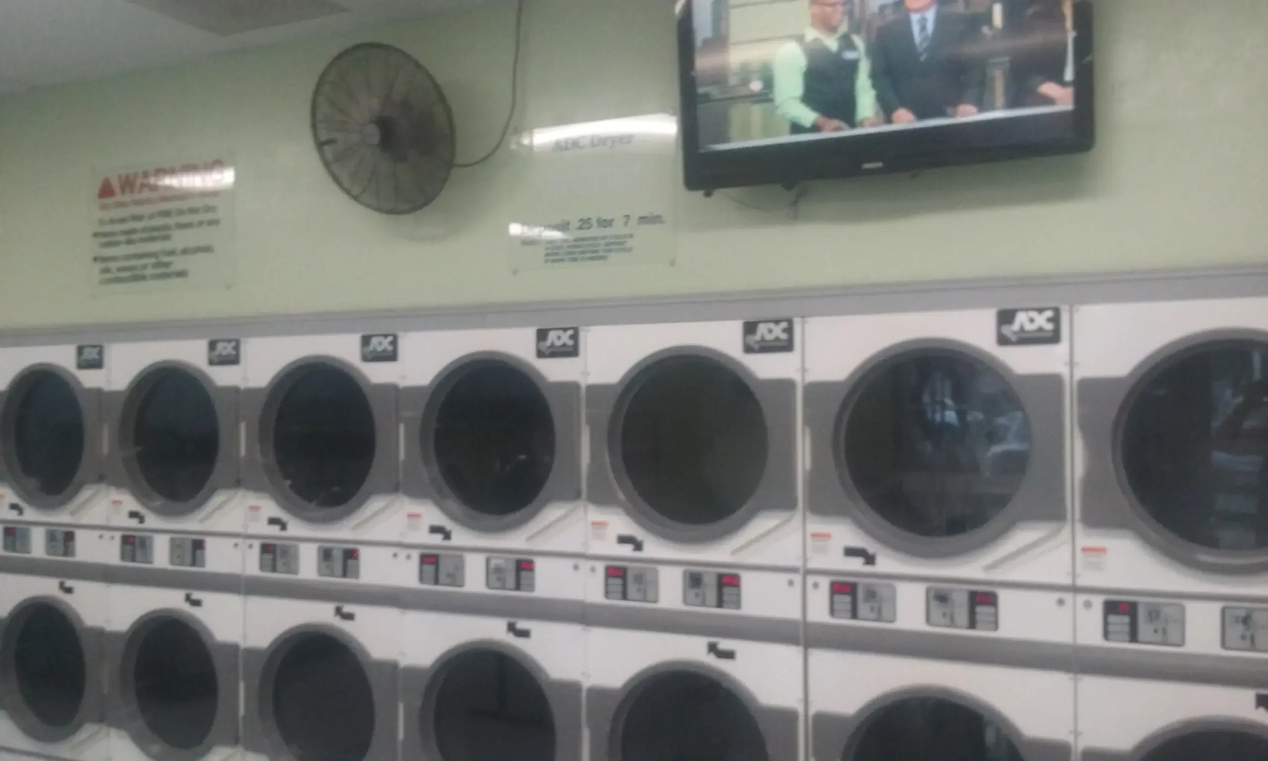 Esplanade Express Laundry thumbnail 15