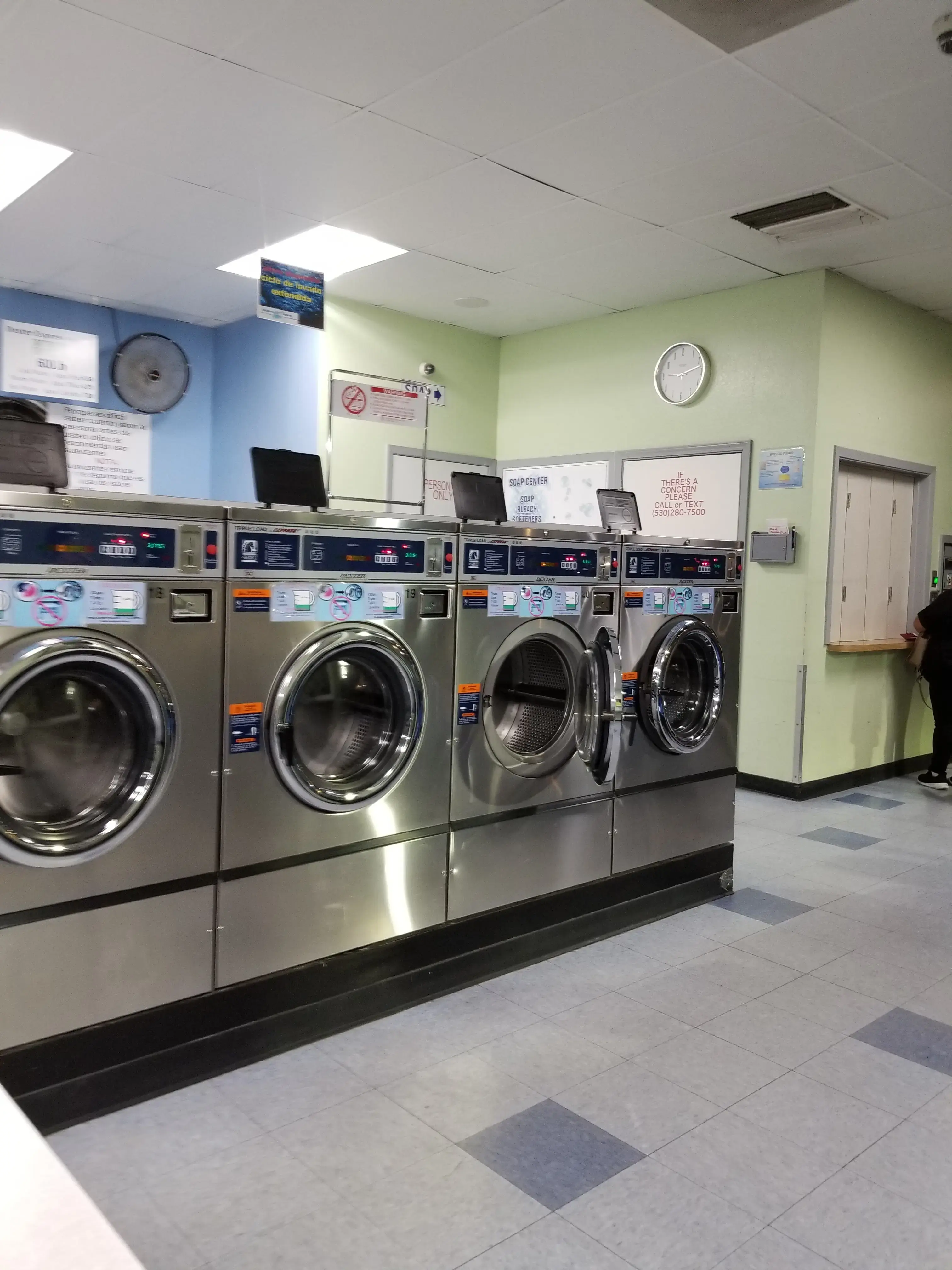 Esplanade Express Laundry thumbnail 18