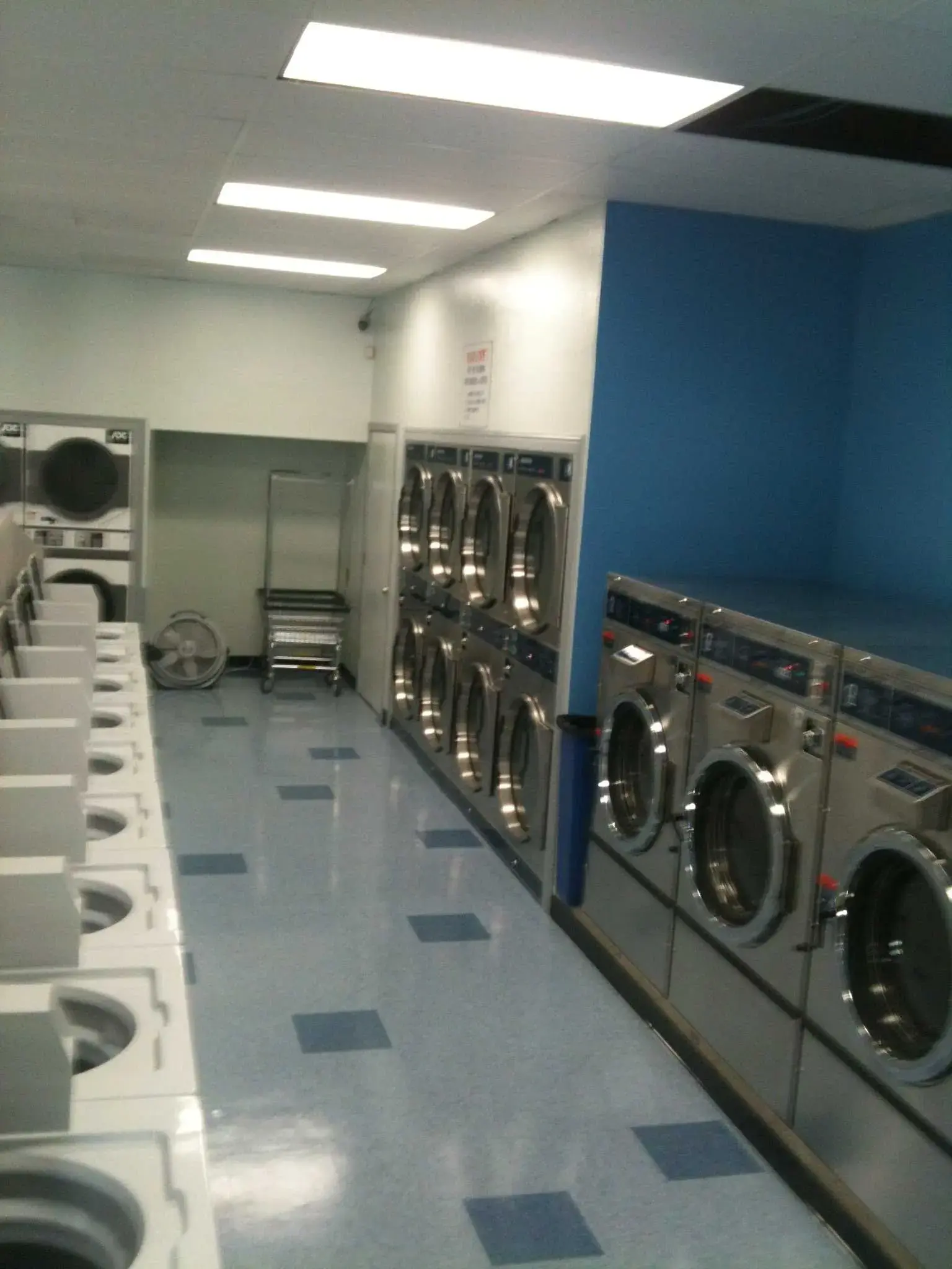 Esplanade Express Laundry thumbnail 17