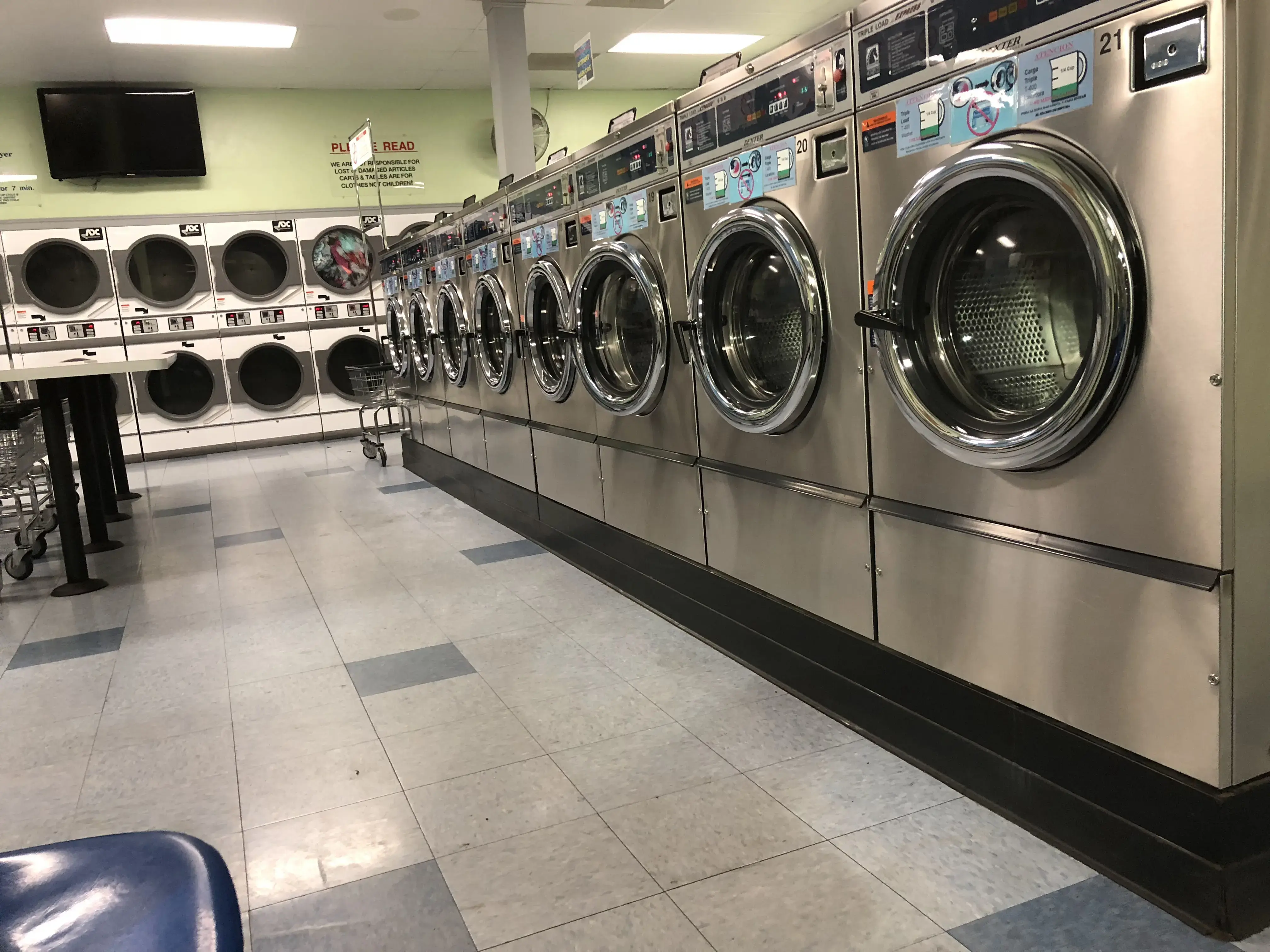 Esplanade Express Laundry - Image 19