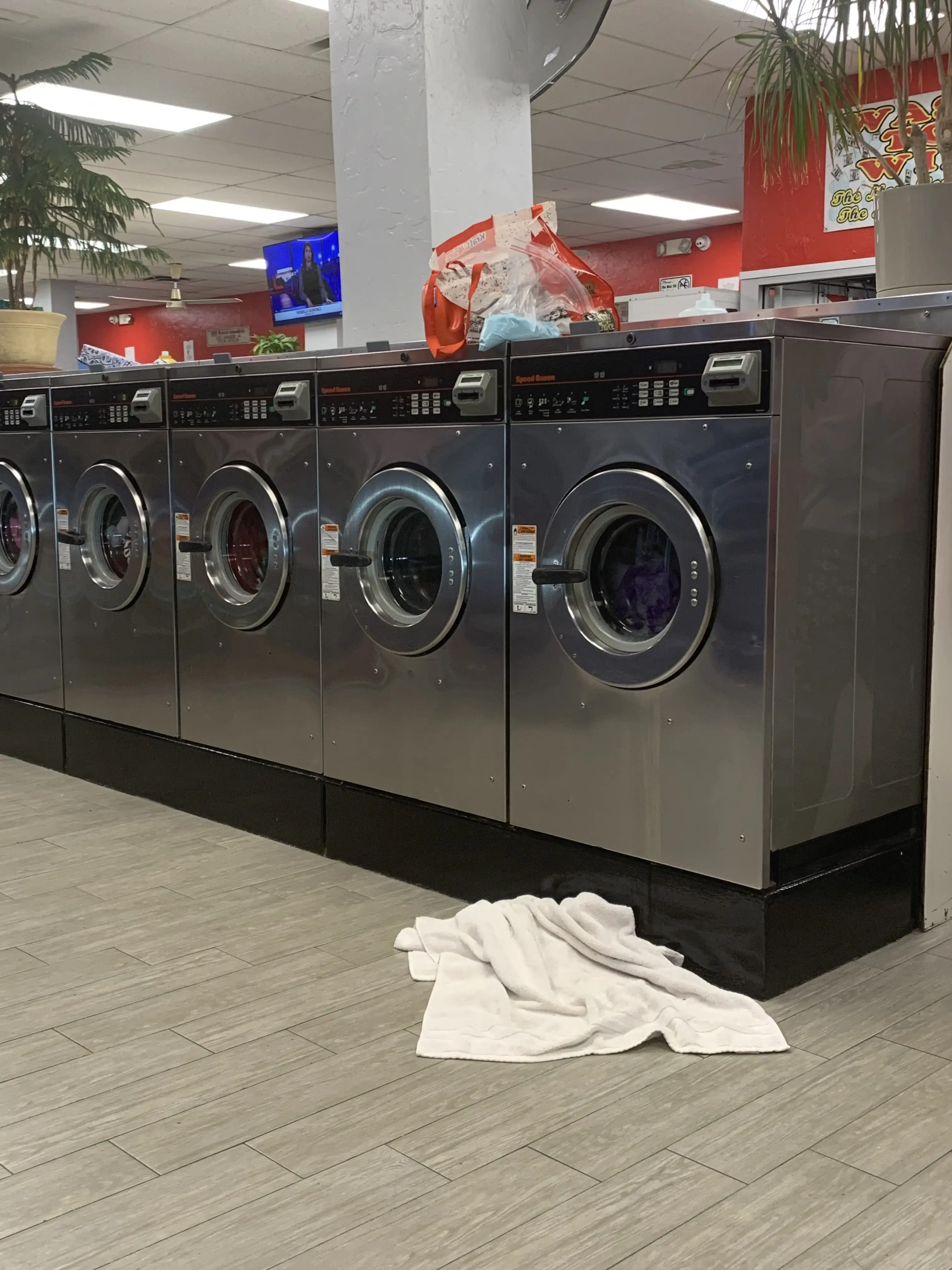 Essex Laundromat thumbnail 1
