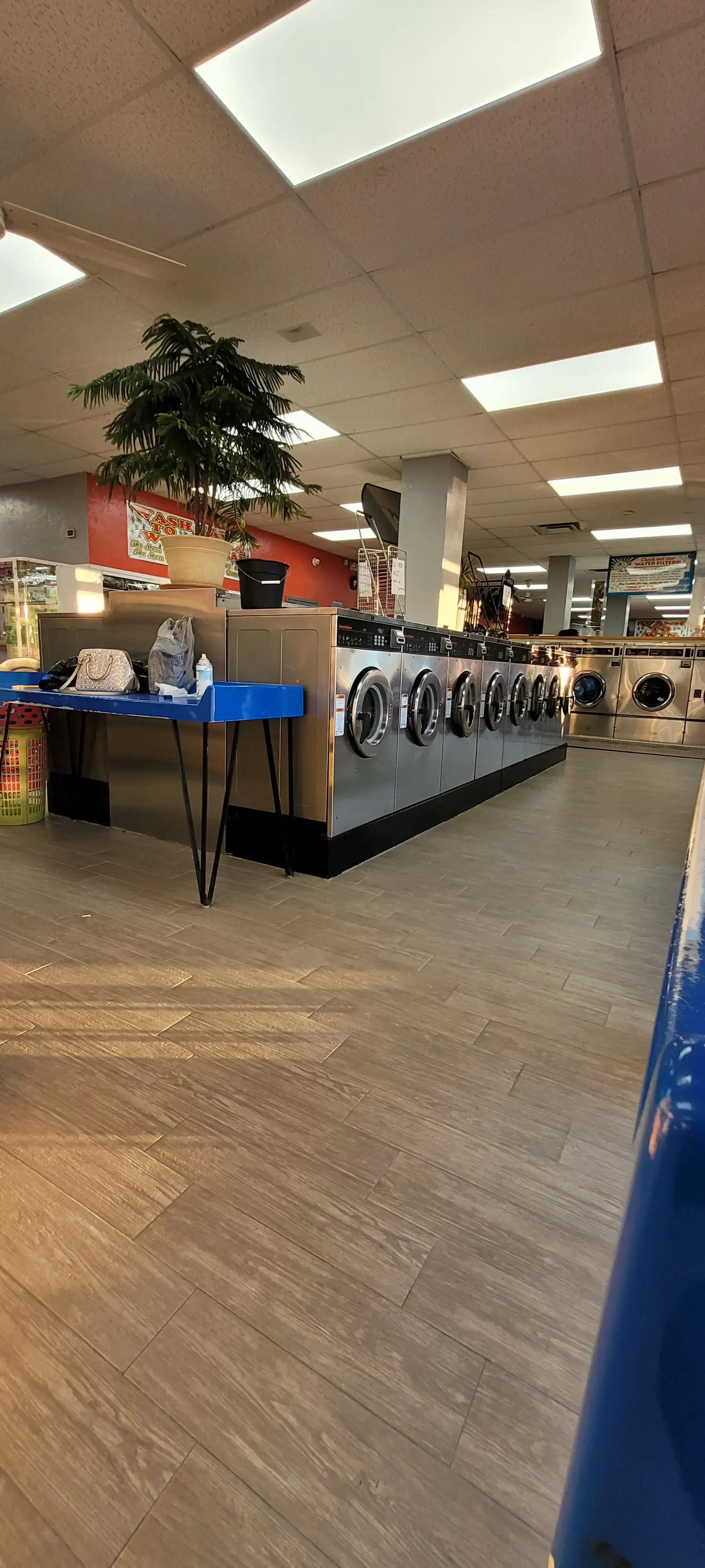 Essex Laundromat thumbnail 8