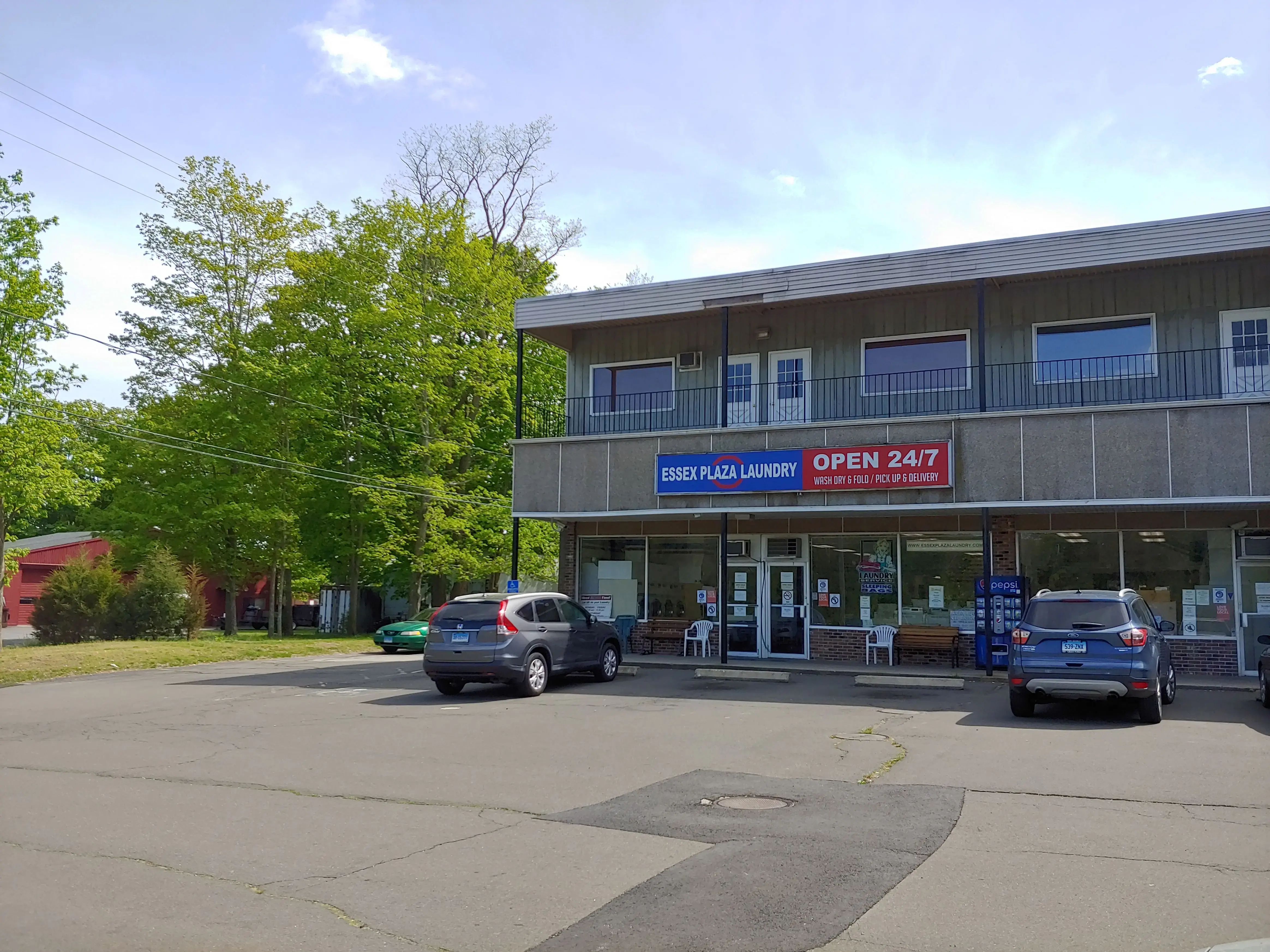 ESSEX PLAZA LAUNDRY - Image 4
