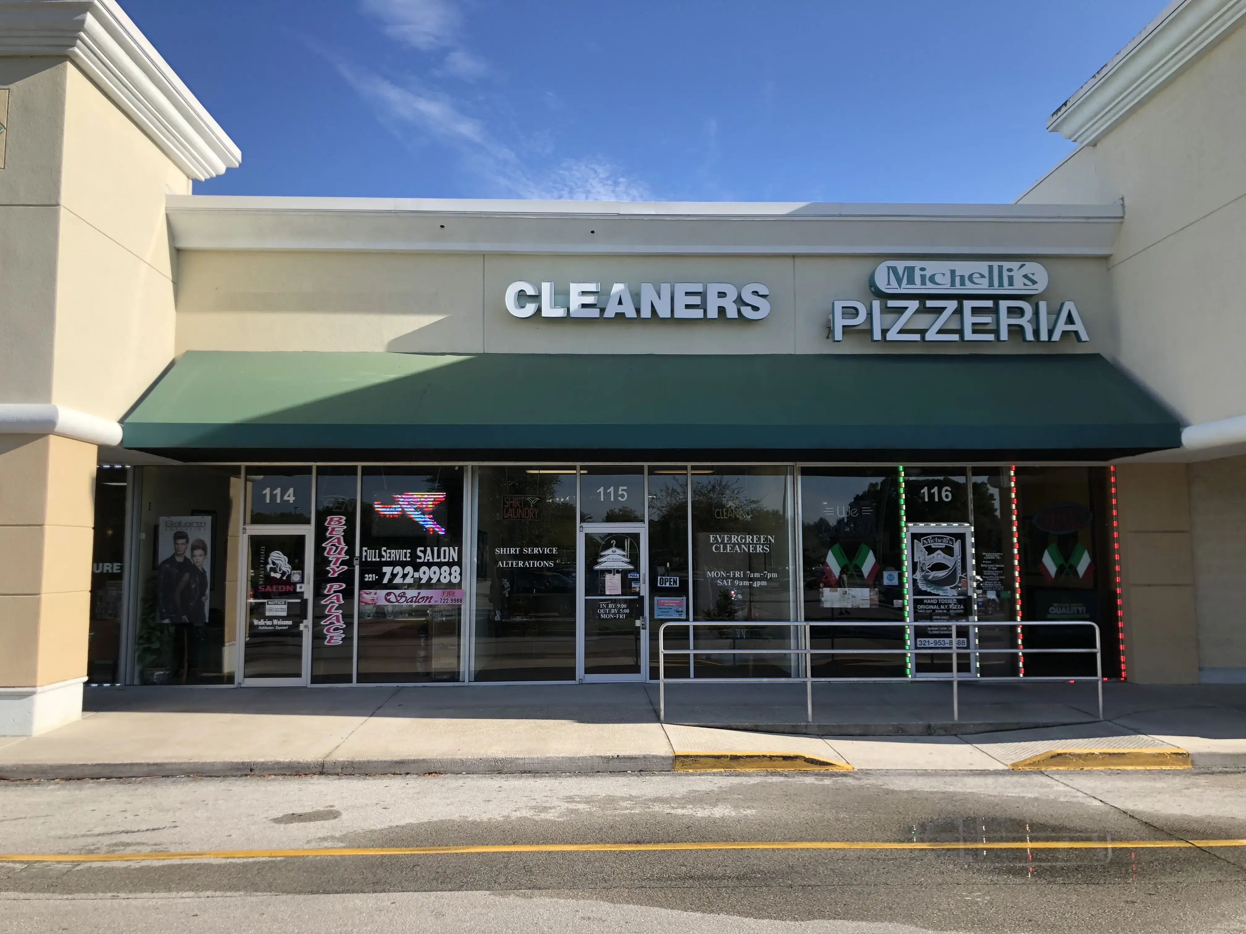 Evergreen Drycleaners & Laundry: Palm Crossing location