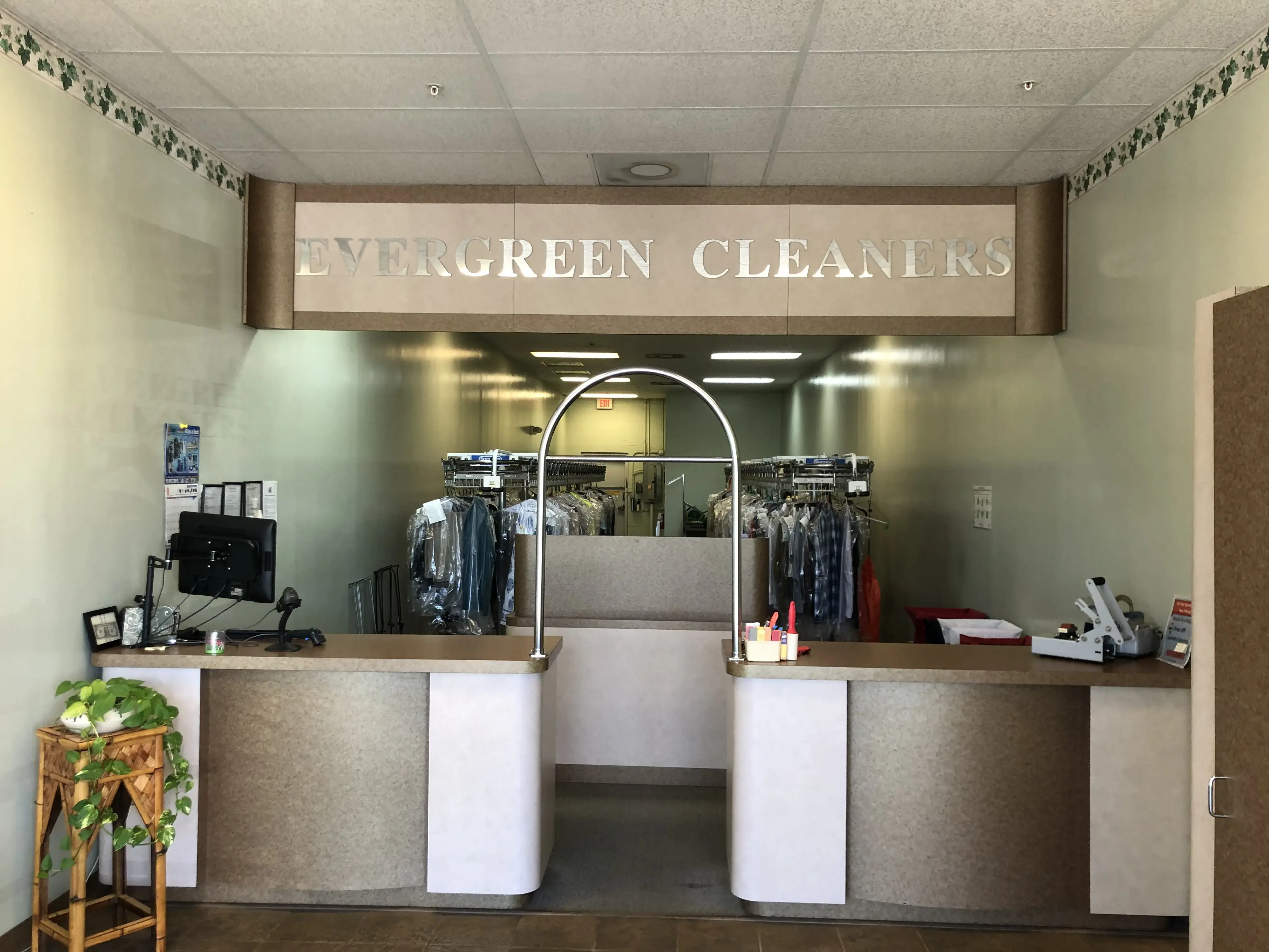 Evergreen Drycleaners & Laundry: Palm Crossing thumbnail 2