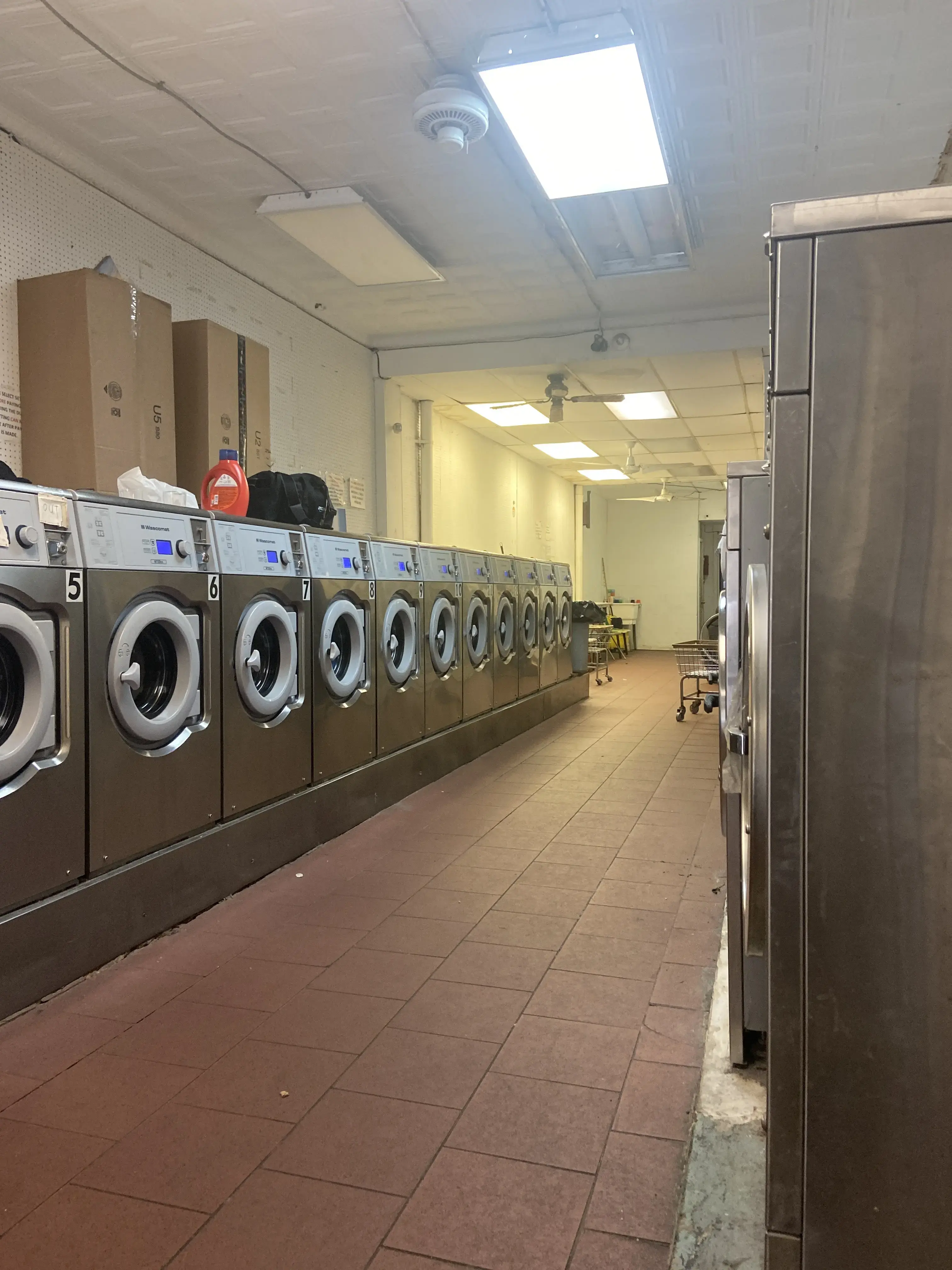 Evergreen Laundromat - Image 1