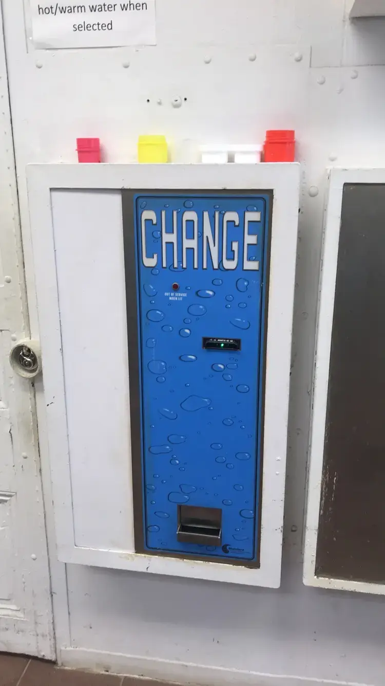 Evergreen Laundromat - Image 7