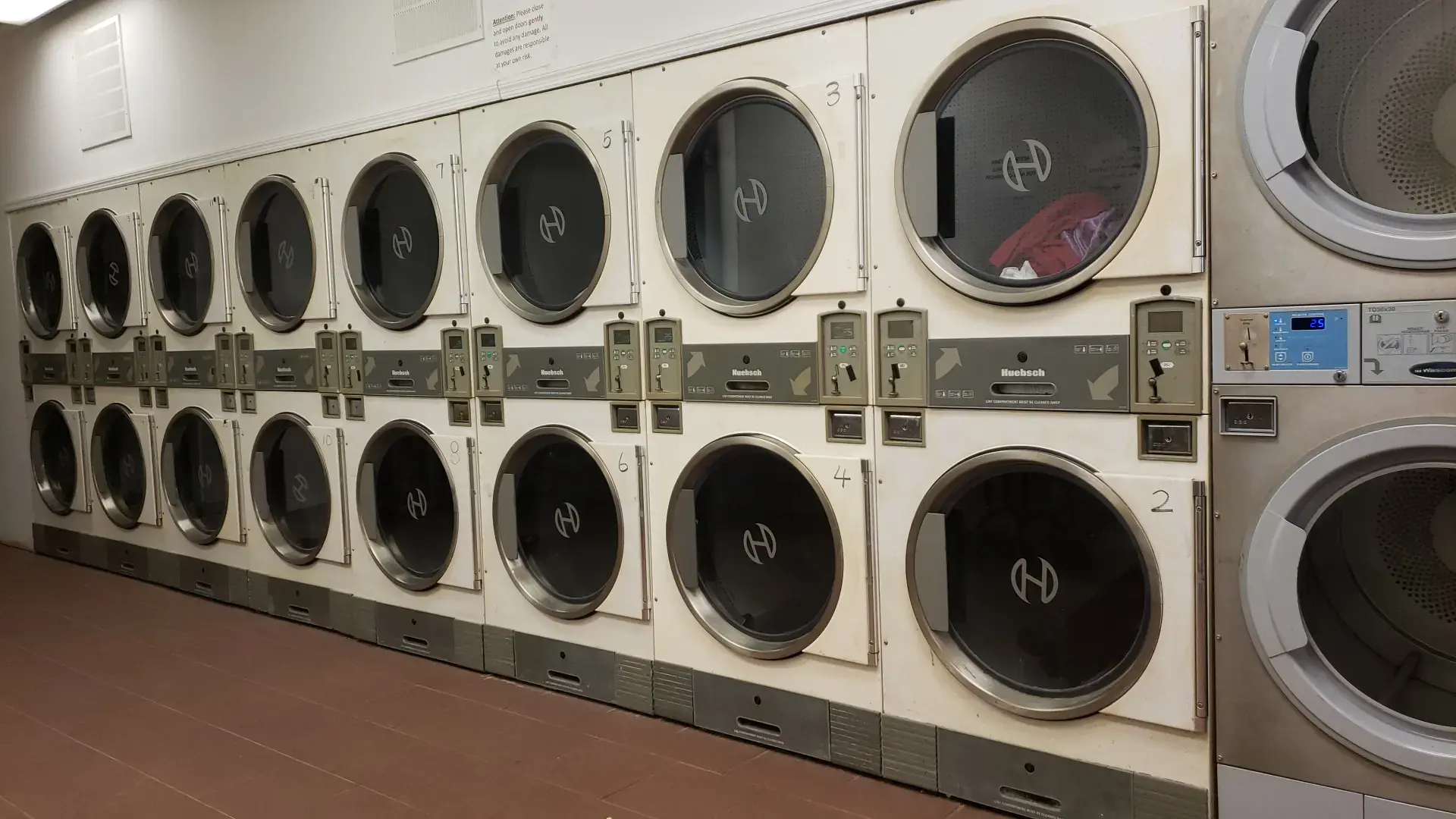 Evergreen Laundromat - Image 9