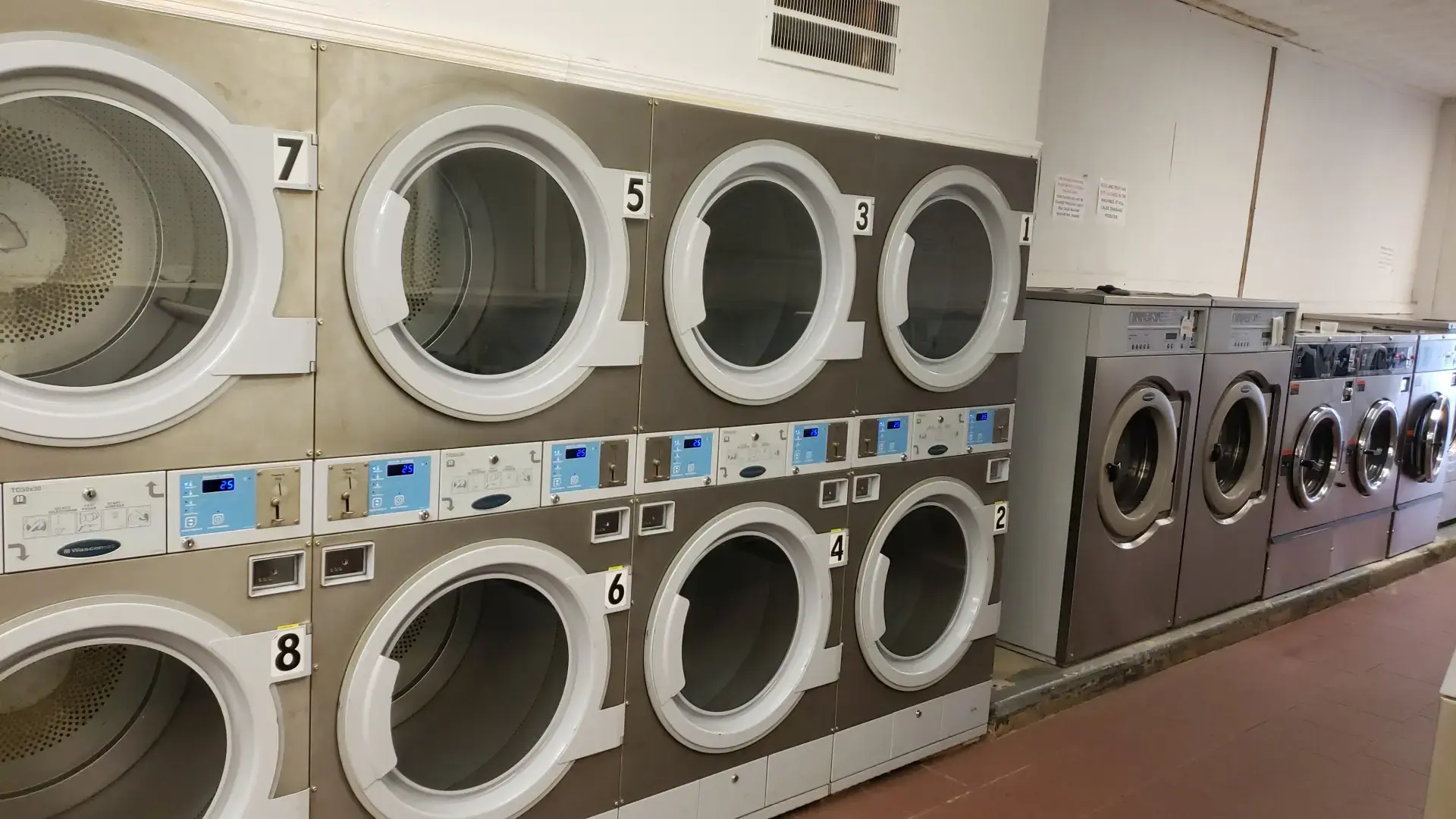 Evergreen Laundromat - Image 11