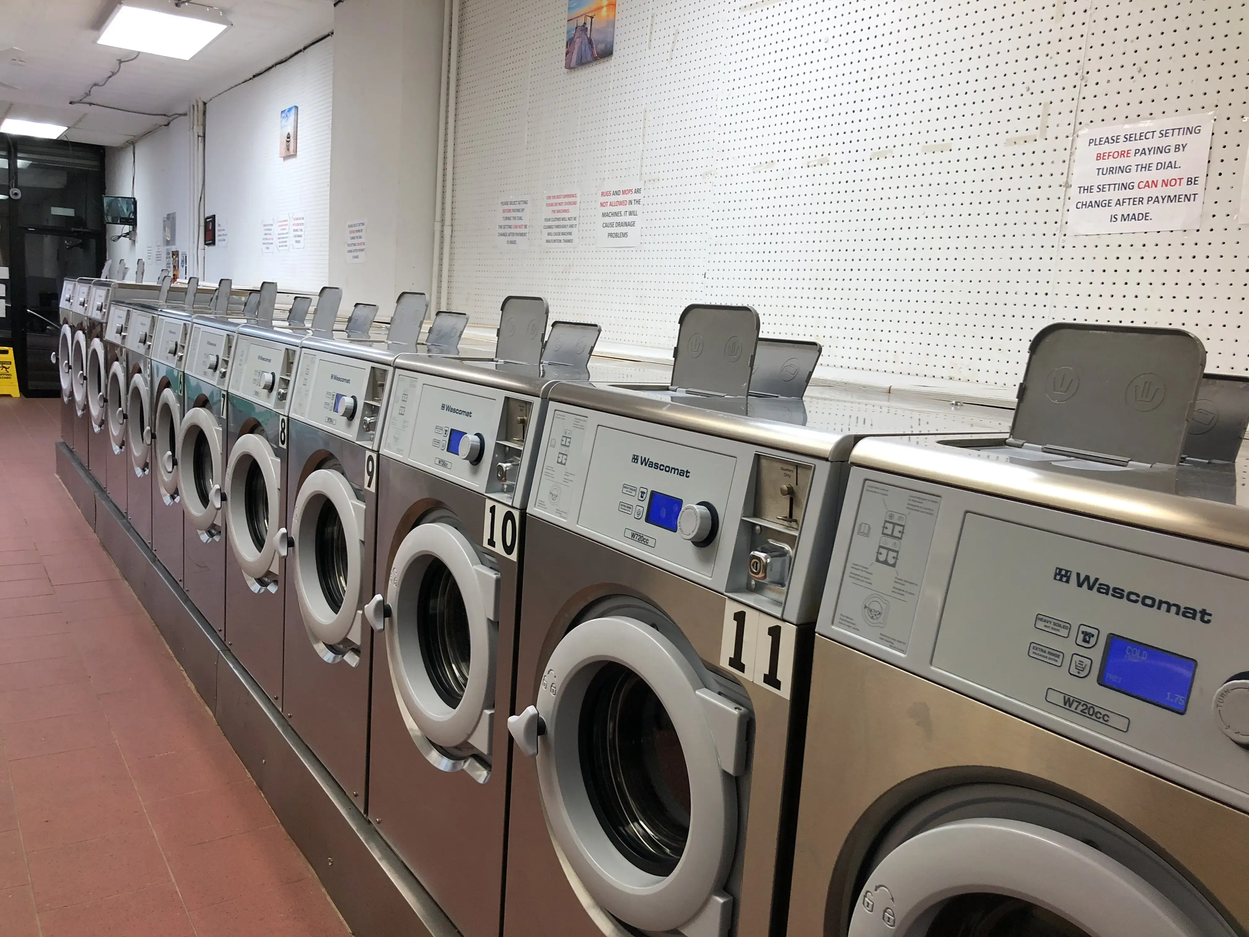 Evergreen Laundromat - Image 15